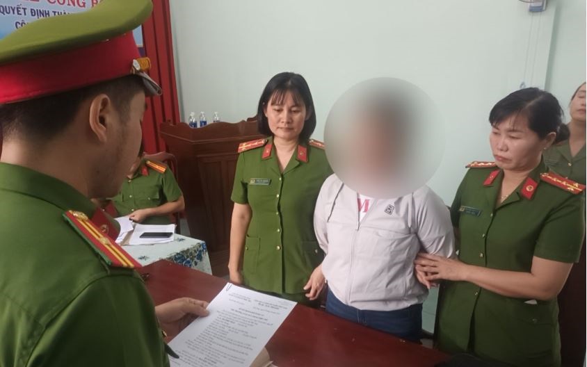 Bắt giữ 1 phụ nữ vu khống cả mẹ đẻ, con ruột, công an, linh mục
