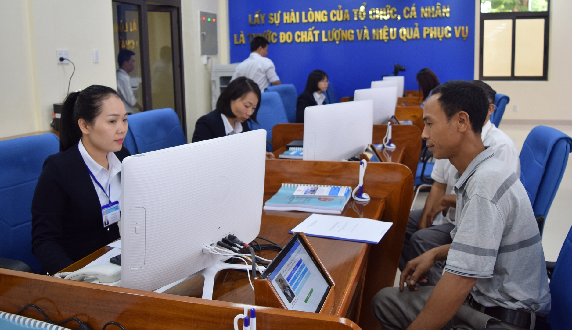 Tăng lương cơ sở lên 2,34 triệu đồng, nguồn từ đâu?- Ảnh 1.