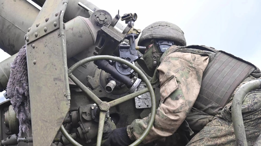 L&iacute;nh Nga khai hỏa ph&aacute;o trong chiến dịch qu&acirc;n sự ở Ukraine. Ảnh: Sputnik