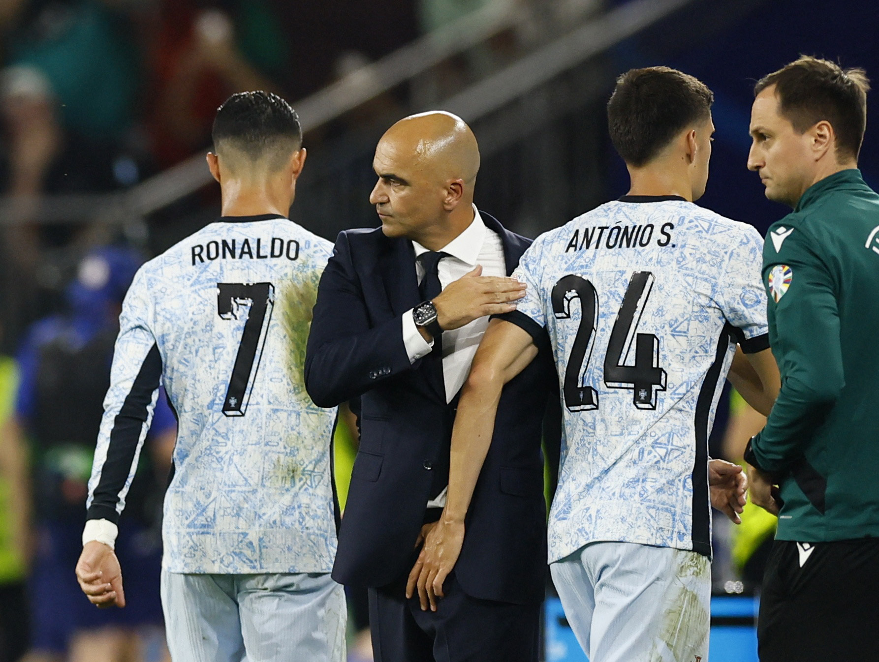 Euro 2024: Ronaldo v&agrave; kỷ lục... tịt ng&ograve;i kh&ocirc;ng mong muốn- Ảnh 17.