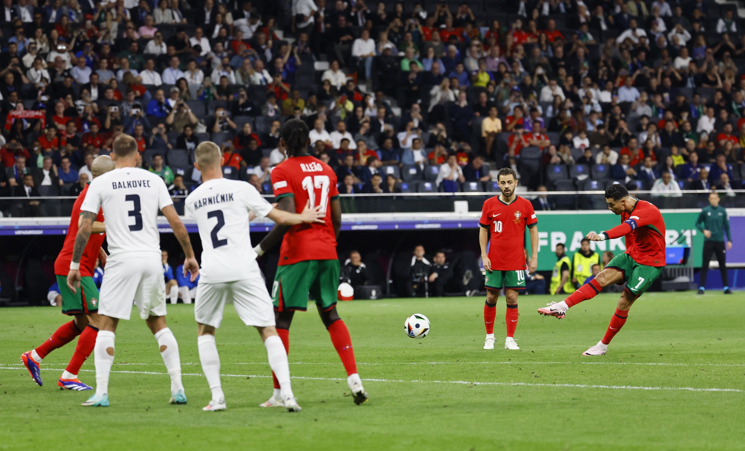 Euro 2024: Ronaldo v&agrave; kỷ lục... tịt ng&ograve;i kh&ocirc;ng mong muốn- Ảnh 4.