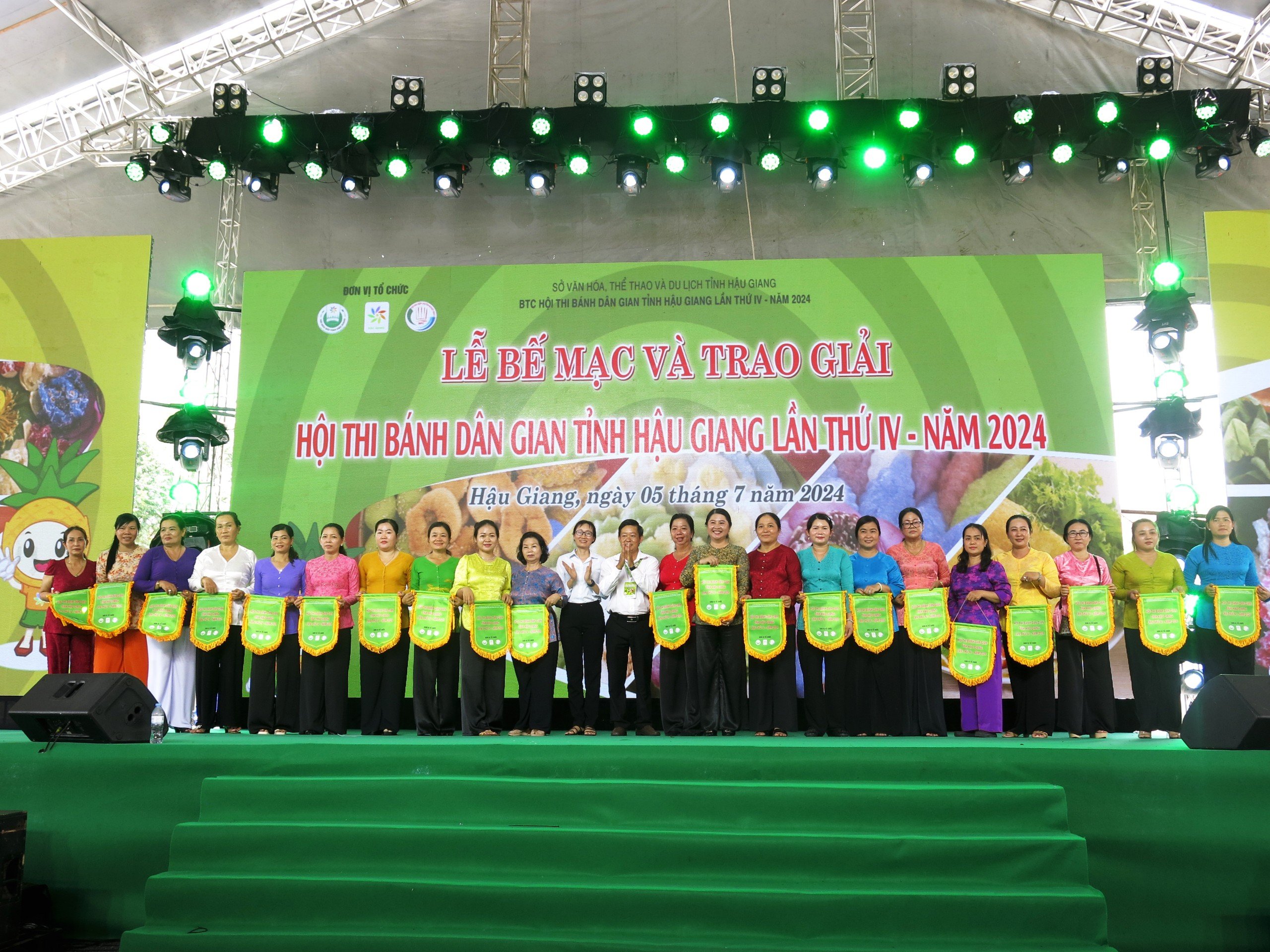 H&agrave;ng trăm loại b&aacute;nh d&acirc;n gian khiến người xem muốn thưởng thức ngay- Ảnh 2.