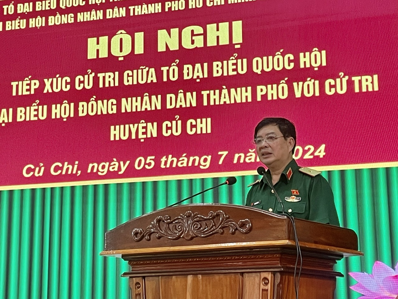 Thiếu tướng Phan Văn Xựng trả lời cử tri về nhà ở xã hội cho quân nhân- Ảnh 2.