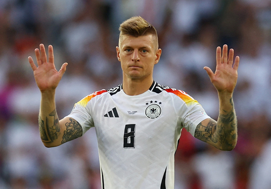 Euro 2024: Bóng nhòa trên sân- Ảnh 1.