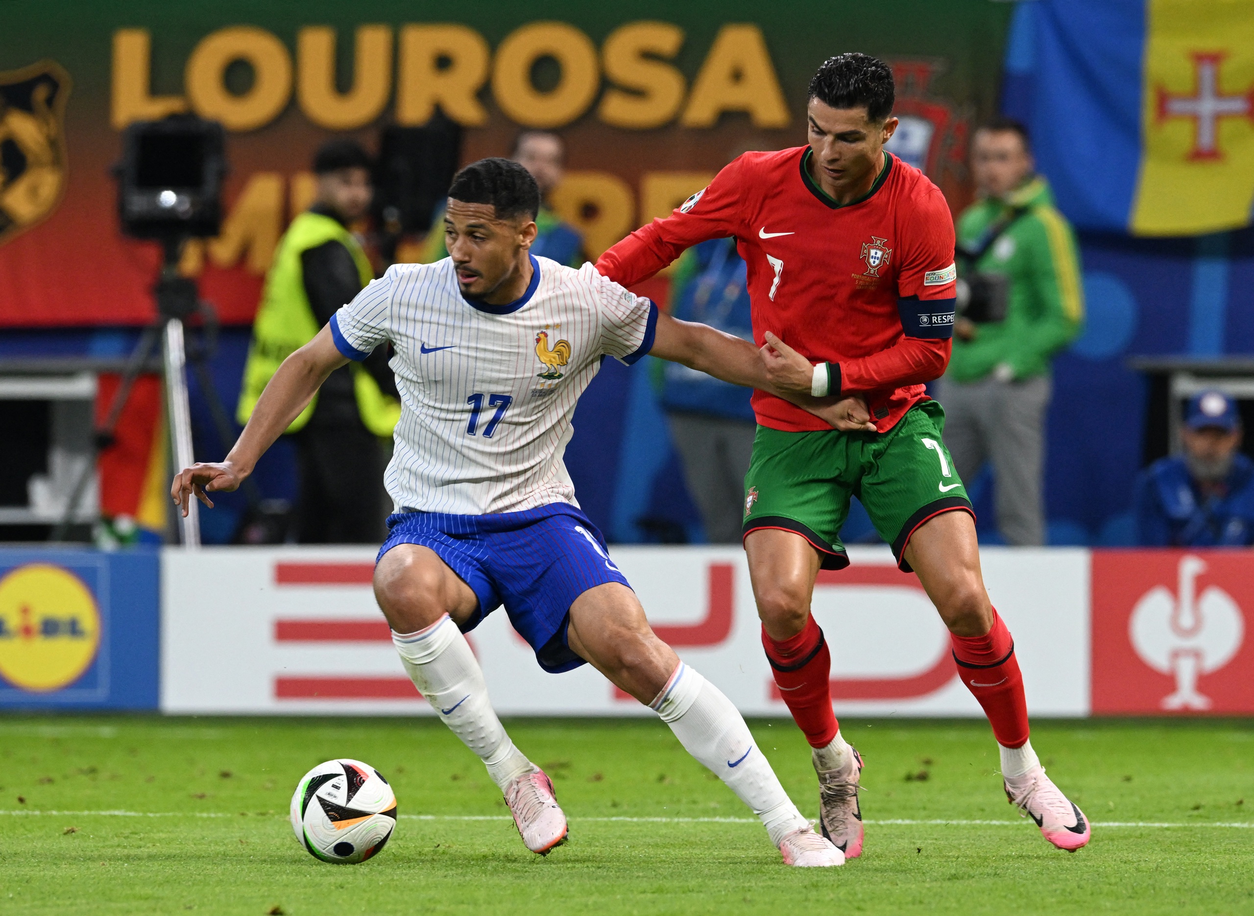Euro 2024: Ph&aacute;p loại Bồ Đ&agrave;o Nha nhưng điểm của Mbappe tệ hơn Ronaldo- Ảnh 7.