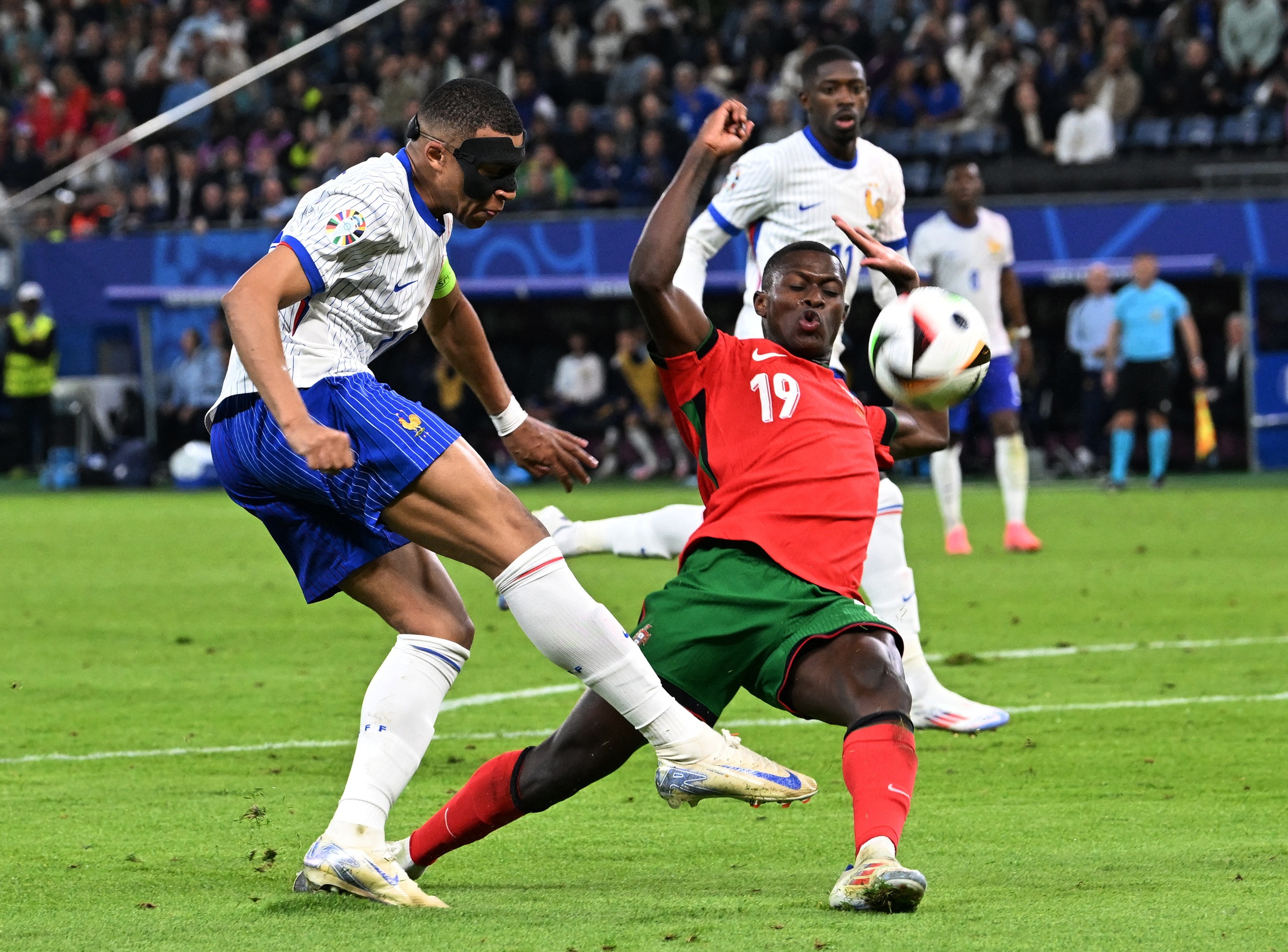 Euro 2024: Ph&aacute;p loại Bồ Đ&agrave;o Nha nhưng điểm của Mbappe tệ hơn Ronaldo- Ảnh 6.