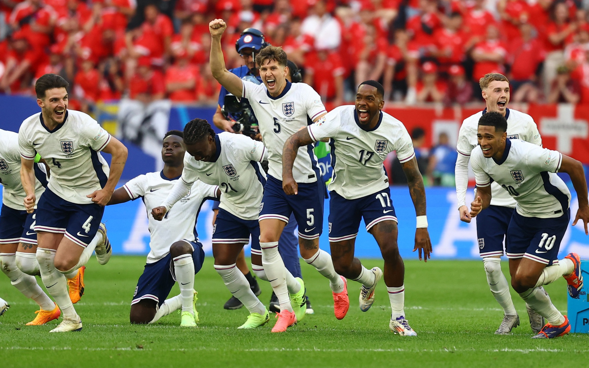 Euro 2024: Thủ môn Pickford tỏa sáng, Anh thắng Thụy Sĩ trên chấm 11 m
