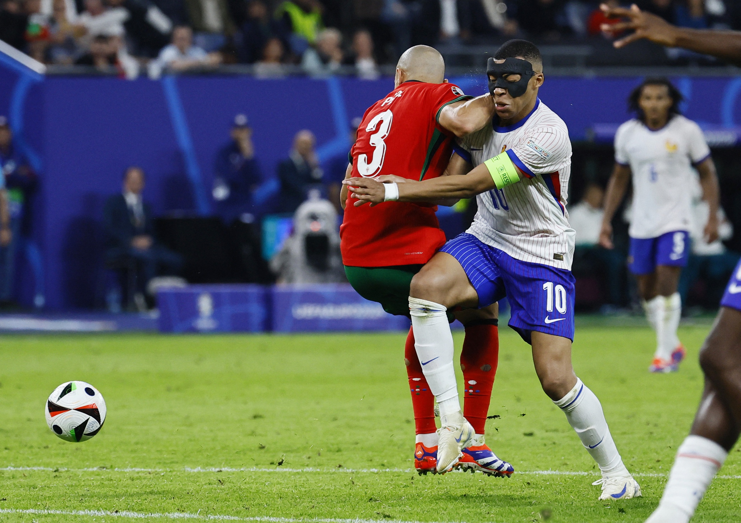 Tại sao HLV Deschamps thay Mbappé trước loạt sút luân lưu Pháp - Bồ Đào Nha?- Ảnh 1.