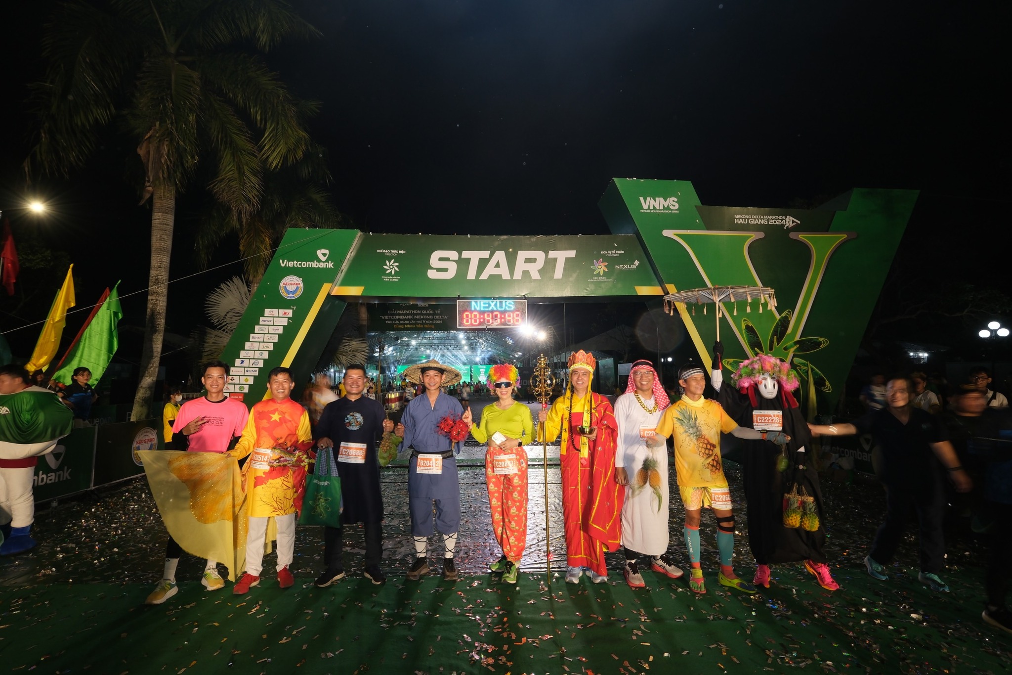 Những h&igrave;nh ảnh vui nhộn tại giải marathon quy m&ocirc; lớn nhất ĐBSCL- Ảnh 12.