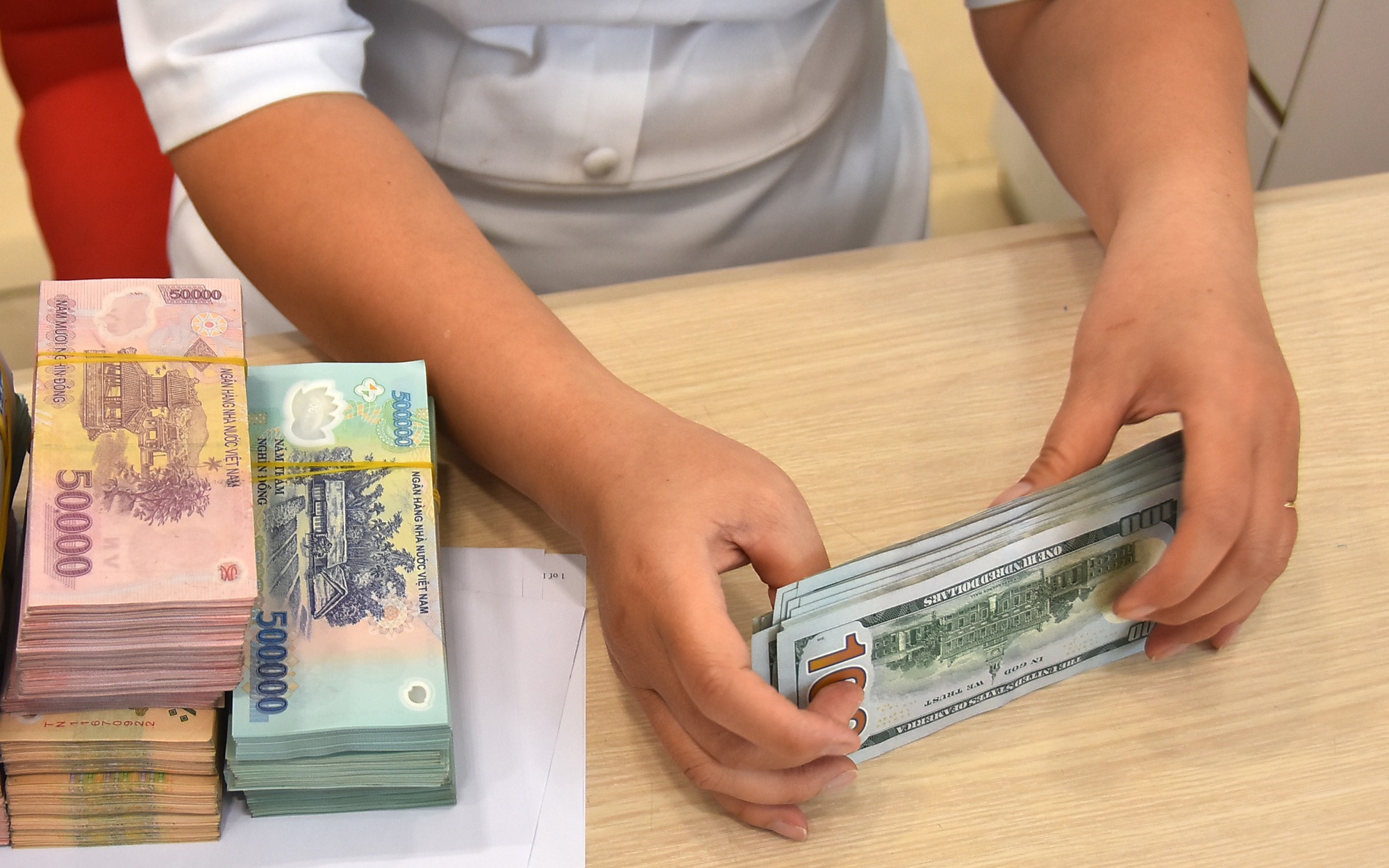 Kiểm soát lạm phát, hỗ trợ doanh nghiệp