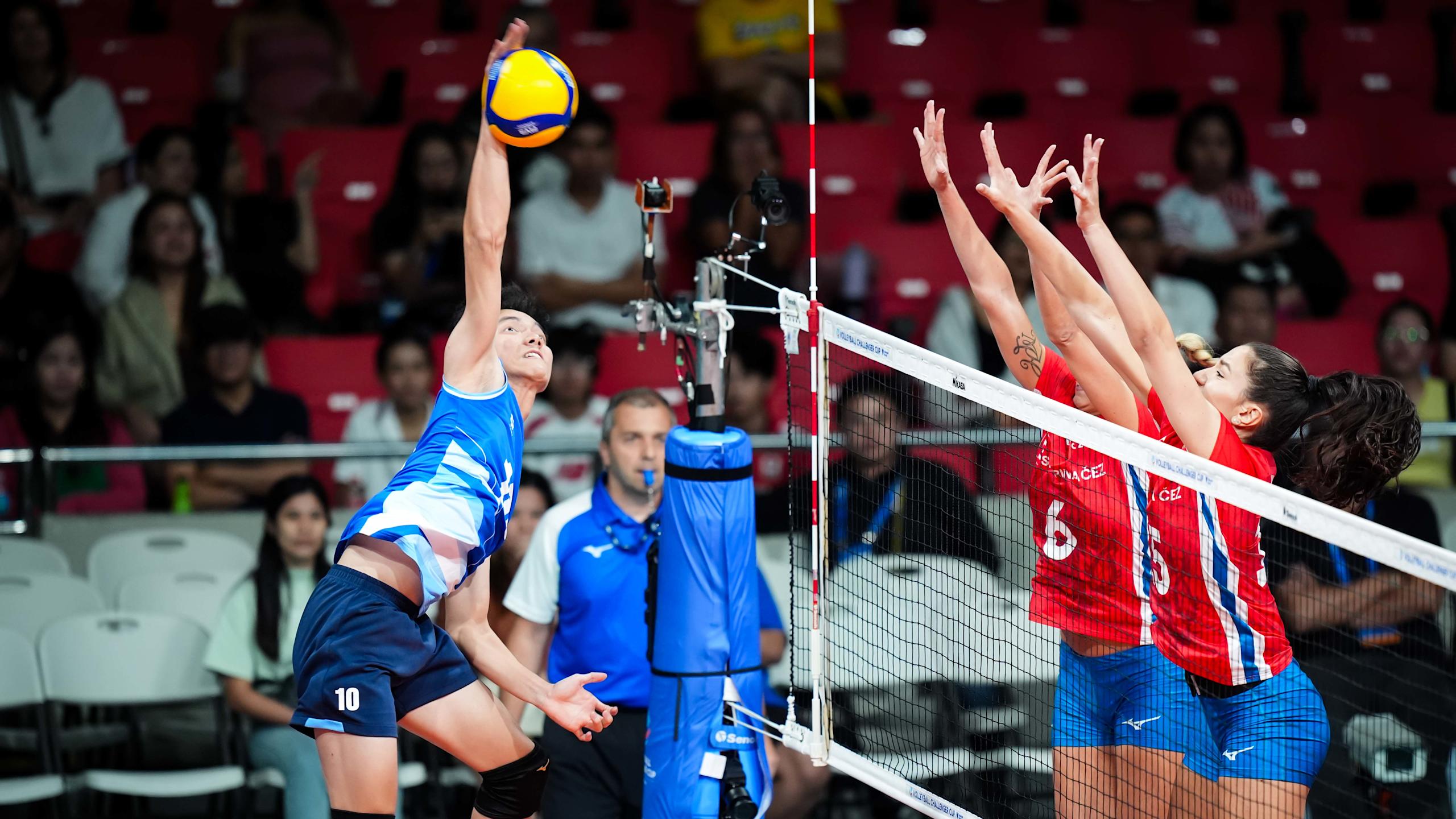 Tuyển b&oacute;ng chuyền nữ Việt Nam gi&agrave;nh hạng 3 Challenger Cup 2024- Ảnh 1.