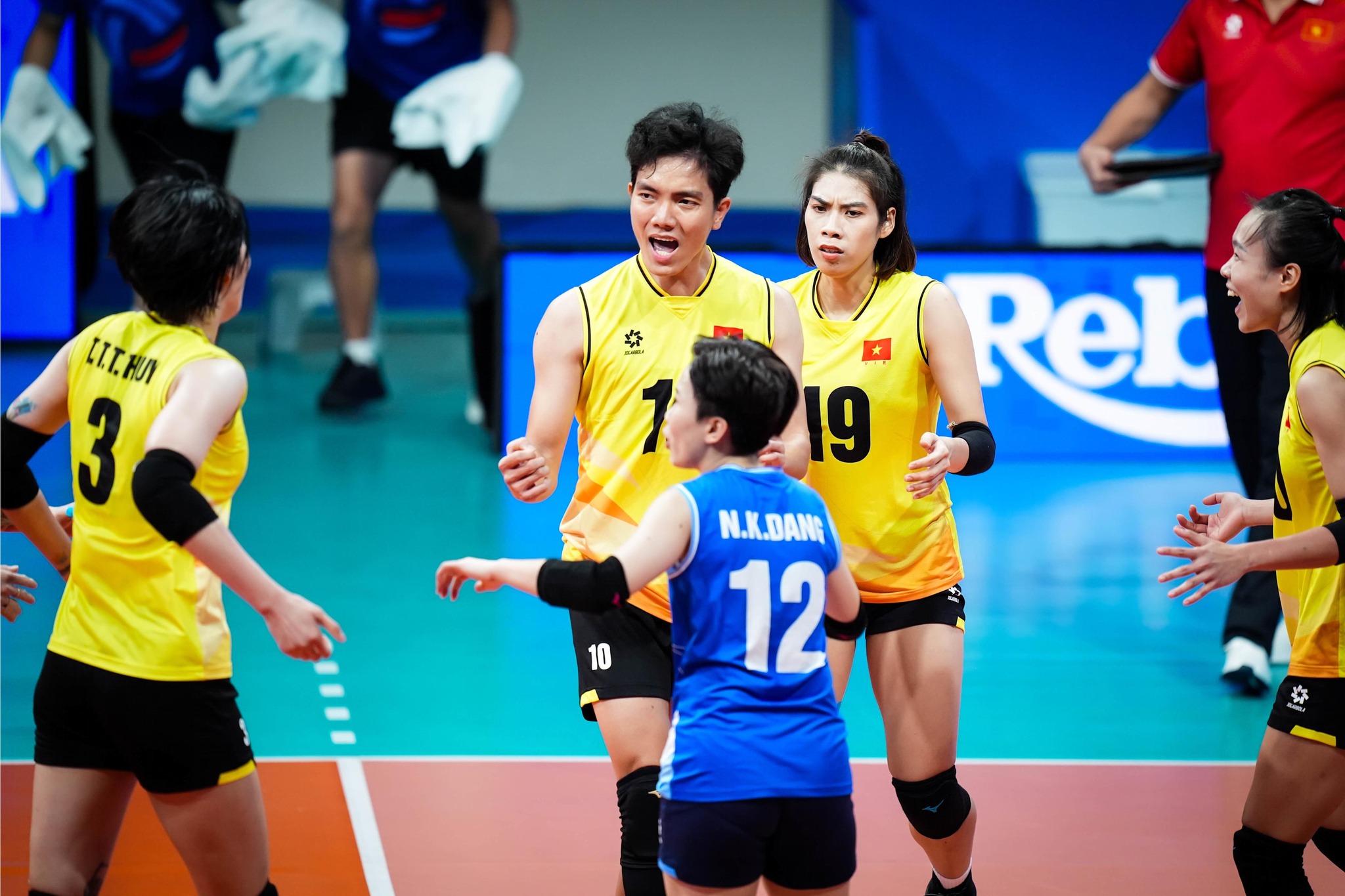 Tuyển b&oacute;ng chuyền nữ Việt Nam gi&agrave;nh hạng 3 Challenger Cup 2024- Ảnh 6.