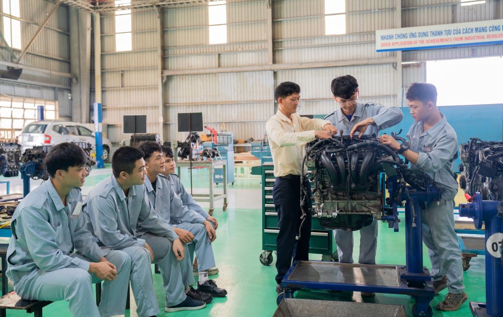Đ&agrave;o tạo nguồn nh&acirc;n lực &ldquo;tại chỗ&rdquo; &ndash; nền tảng ph&aacute;t triển bền vững của doanh nghiệp- Ảnh 3.