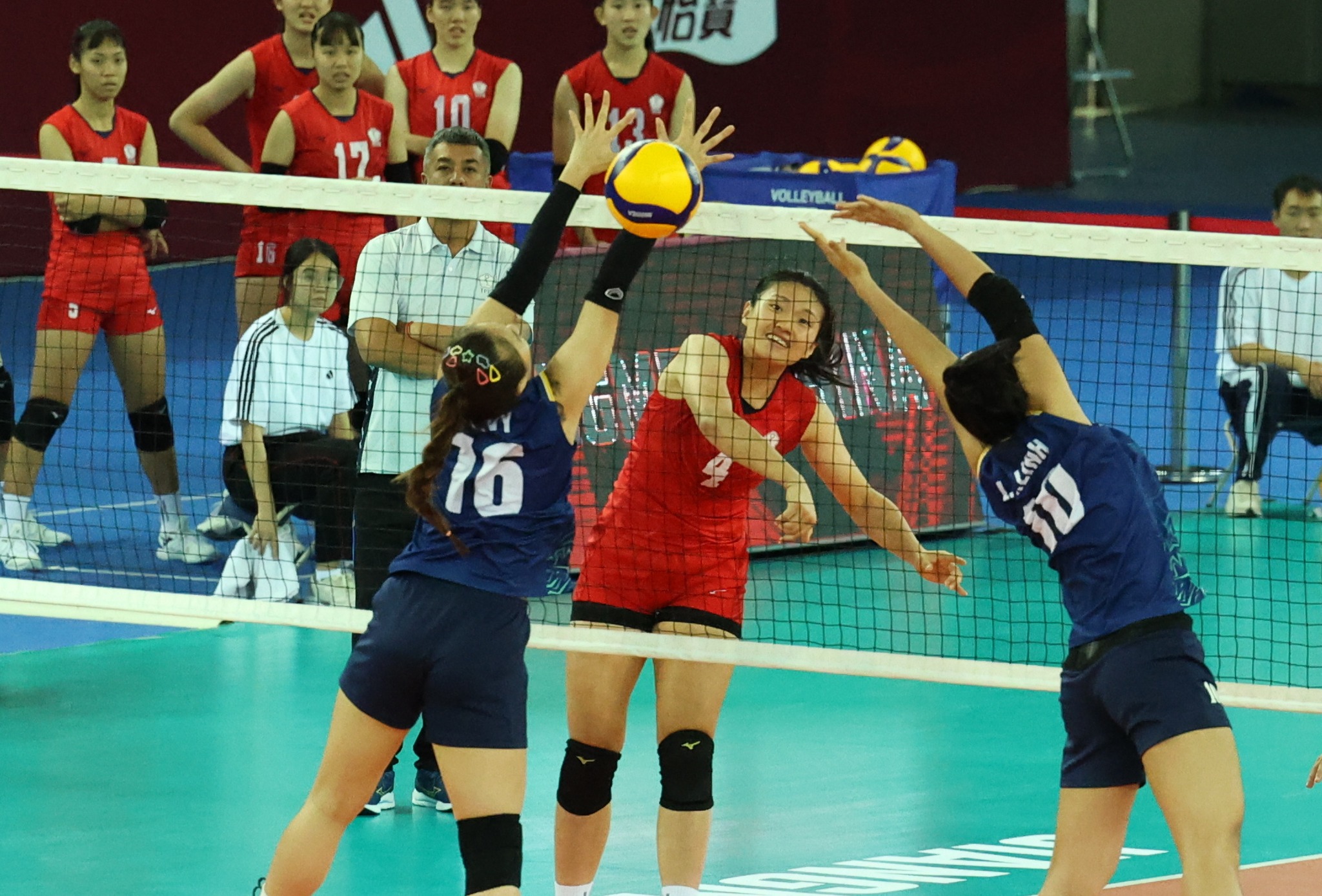 Tuyển U20 Việt Nam gi&agrave;nh quyền tham dự Giải v&ocirc; địch b&oacute;ng chuyền U21 nữ thế giới 2025- Ảnh 3.