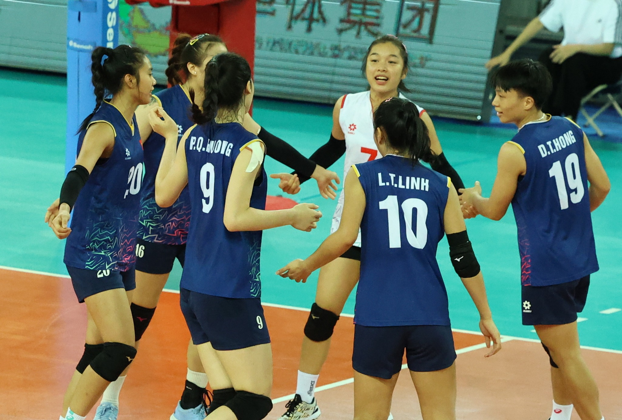 Tuyển U20 Việt Nam gi&agrave;nh quyền tham dự Giải v&ocirc; địch b&oacute;ng chuyền U21 nữ thế giới 2025- Ảnh 4.