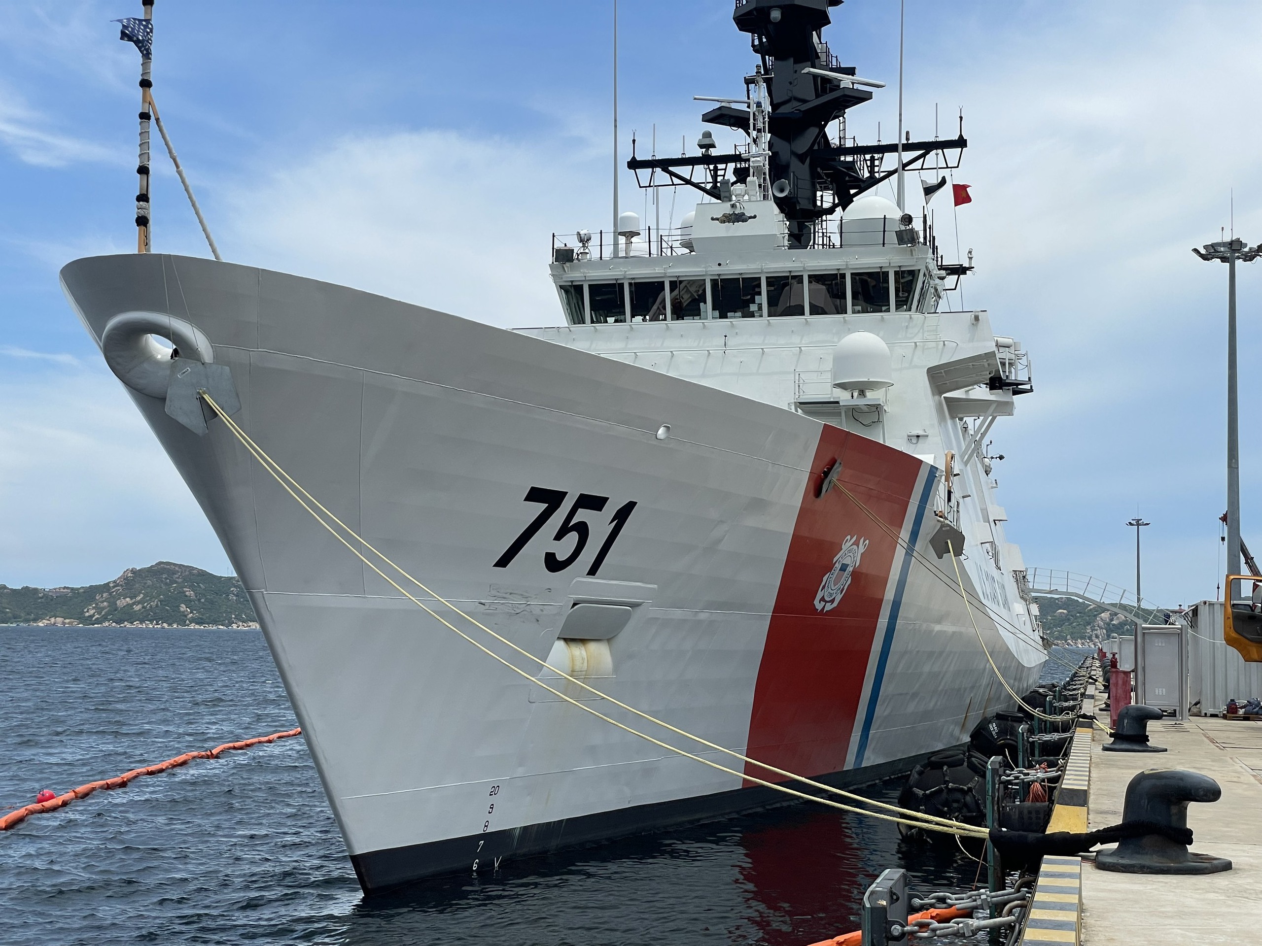 Soái hạm USS Blue Ridge của Hạm đội 7 Mỹ thăm Khánh Hòa- Ảnh 9.