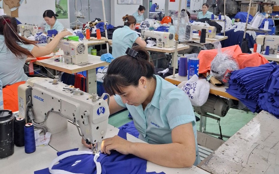 CHỐT QUY ĐỊNH RÚT BHXH MỘT LẦN: Người lao động và doanh nghiệp an tâm
