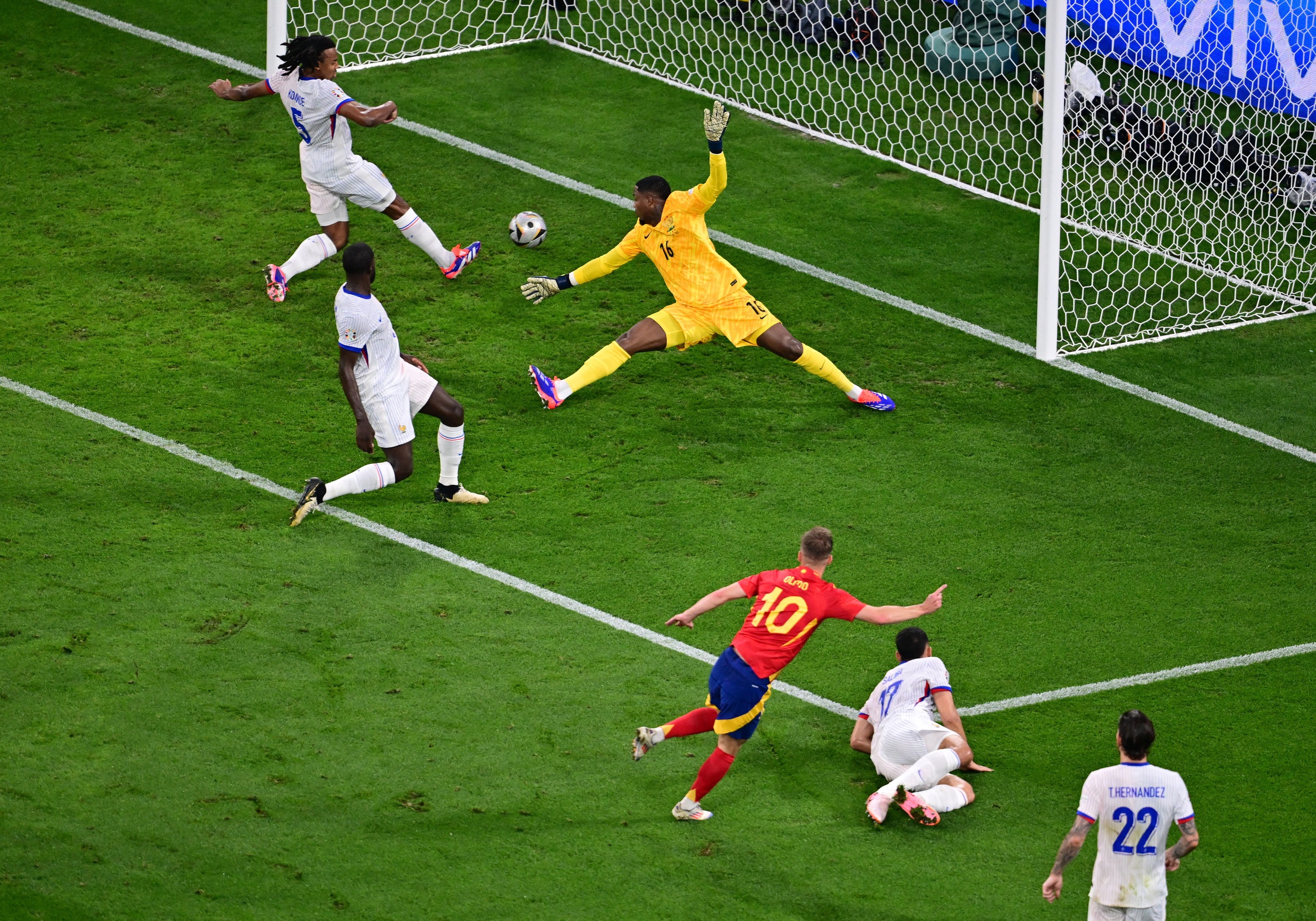 Ngược d&ograve;ng quật ng&atilde; tuyển Ph&aacute;p, T&acirc;y Ban Nha v&agrave;o chung kết Euro 2024- Ảnh 5.
