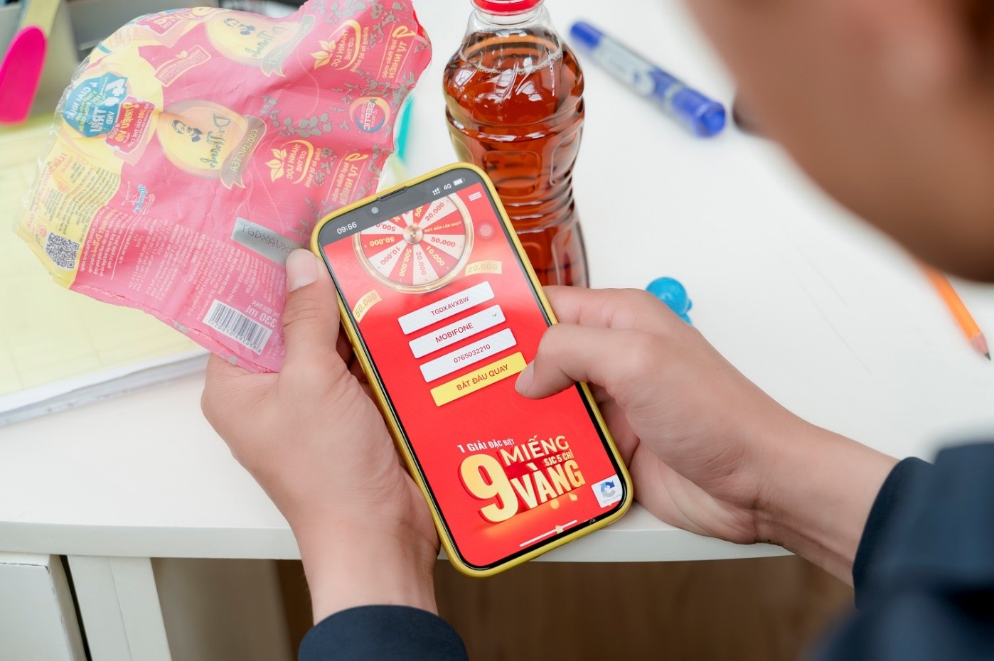 Chương trình "Xé nhãn Dr Thanh, 1 lần trúng x9 lần quà" hiện vẫn còn hơn 33.000 giải thưởng, trong đó có 2 Giải Nhất, mỗi giải trúng set 9 thiết bị gia dụng giúp thanh lọc không gian sống; 9 Giải Nhì, mỗi giải trị giá 9 triệu đồng tiền mặt và nhất là cơ hội trúng Giải Đặc Biệt, 1 lần trúng 9 miếng vàng SJC 999.9, mỗi miếng 5 chỉ đang chờ người chơi trong gần 3 tuần tới