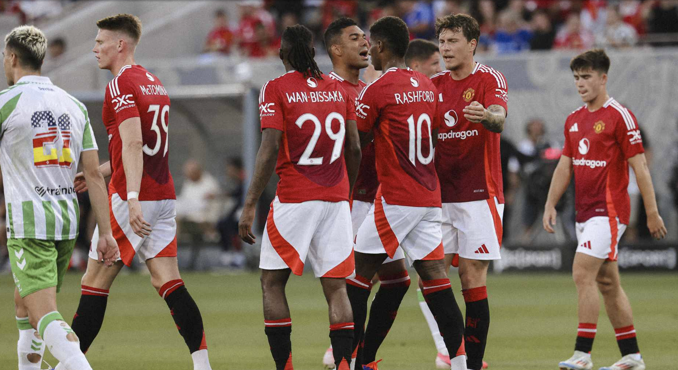 Man United 3-2 Betis: "Quỷ đỏ" tạo mưa b&agrave;n thắng, gi&agrave;nh c&uacute;p tại California- Ảnh 5.