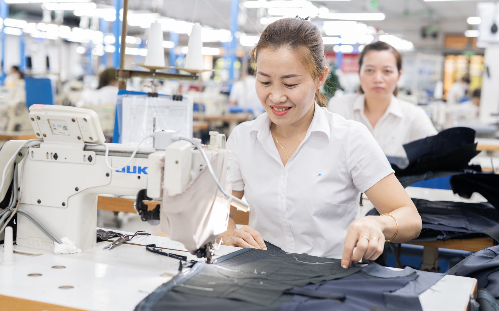 Hai trung tâm kinh tế tăng cường tuyển dụng lao động