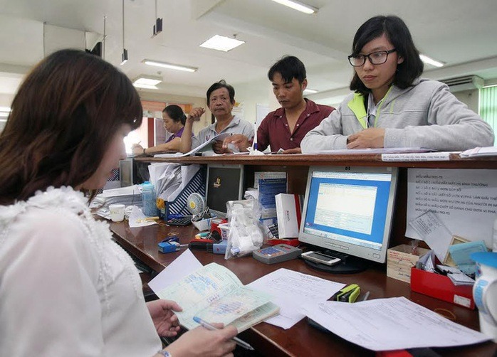 Bộ Nội vụ phản hồi về mức lương của c&ocirc;ng chức l&acirc;u năm nhưng kh&ocirc;ng phải l&agrave; l&atilde;nh đạo- Ảnh 1.