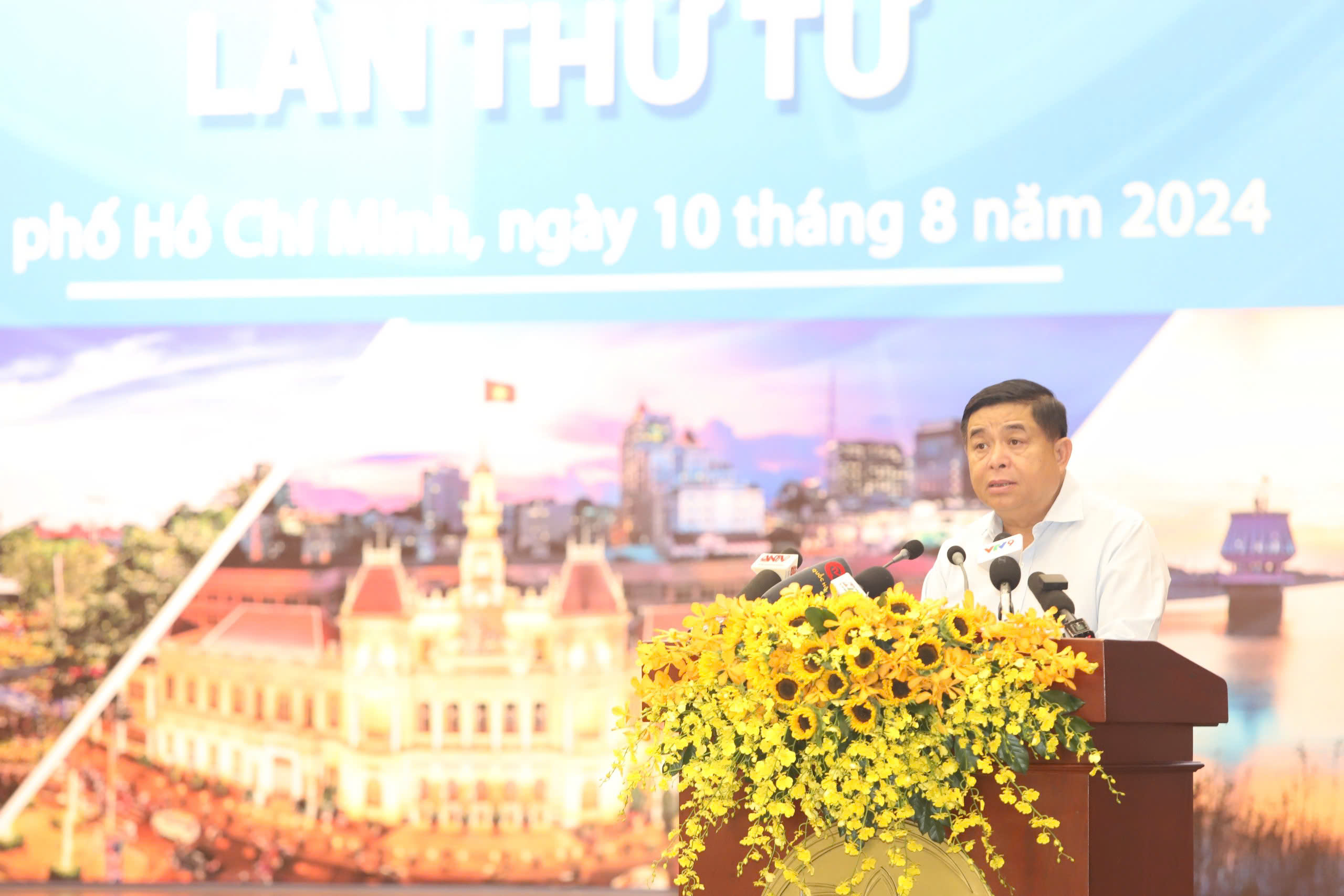 Thủ tướng chủ tr&igrave; hội nghị Hội đồng Điều phối V&ugrave;ng Đ&ocirc;ng Nam Bộ- Ảnh 3.