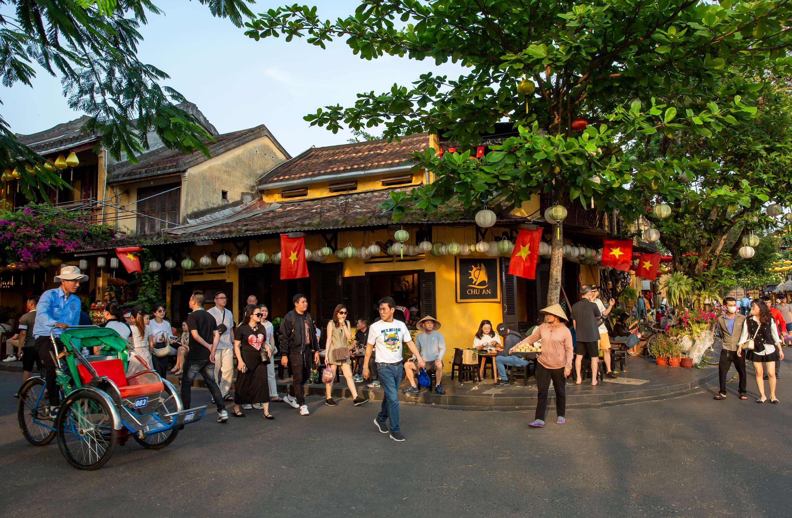 Góc phố. Ảnh: VÕ VĂN TIẾN