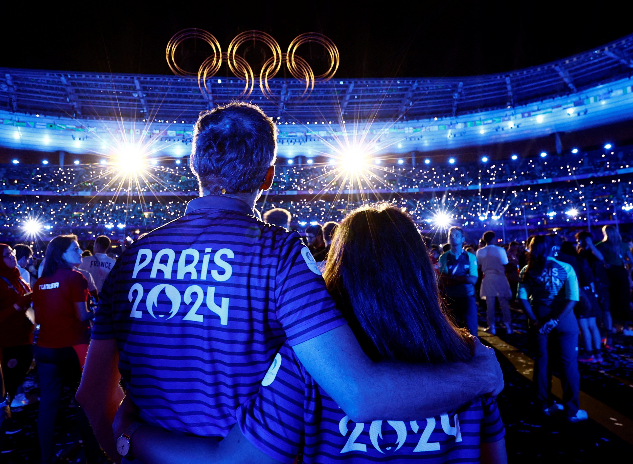 Tom Cruise đu d&acirc;y trao cờ bế mạc Olympic 2024, Mỹ nhất to&agrave;n đo&agrave;n ng&agrave;y cuối- Ảnh 13.