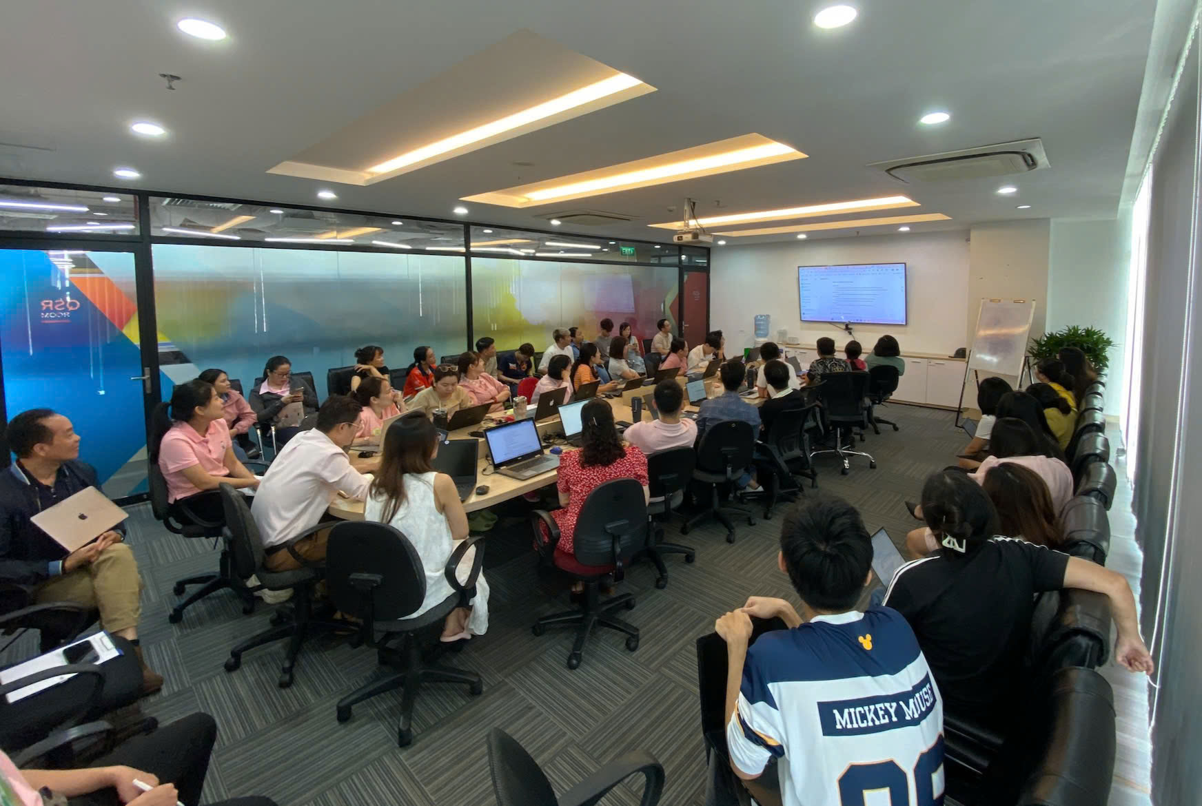 Kh&oacute;a học ứng dụng AI trong thực h&agrave;nh v&agrave; hỗ trợ c&ocirc;ng việc do QSR Việt Nam tổ chức