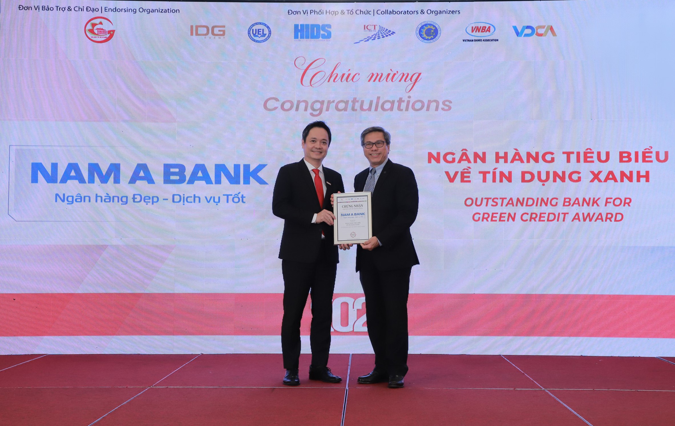 Nhiều ng&acirc;n h&agrave;ng được vinh danh tại Diễn đ&agrave;n Ng&acirc;n h&agrave;ng b&aacute;n lẻ Việt Nam 2024- Ảnh 1.