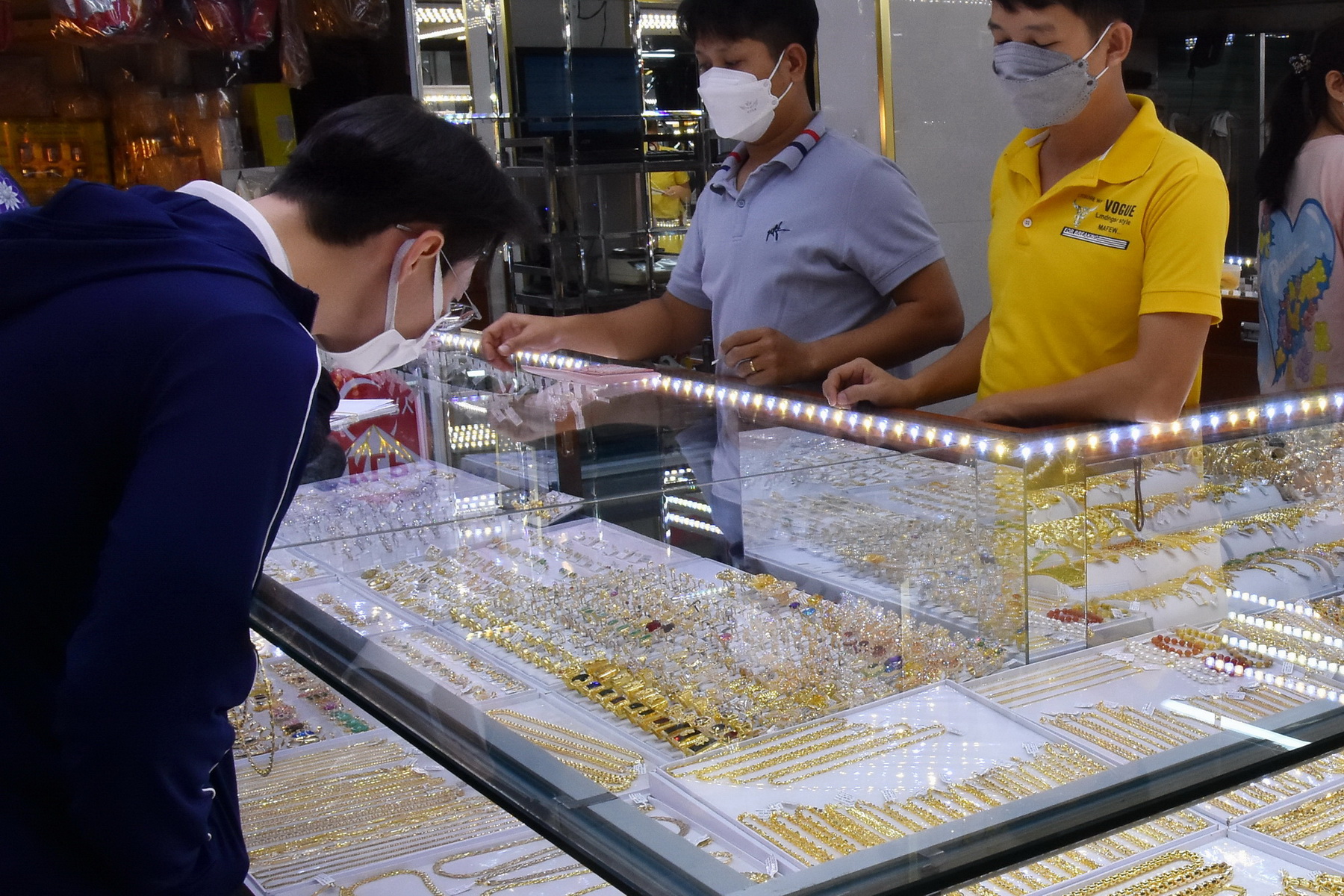 Gi&aacute; v&agrave;ng h&ocirc;m nay, 13-8: Tăng dữ dội- Ảnh 1.