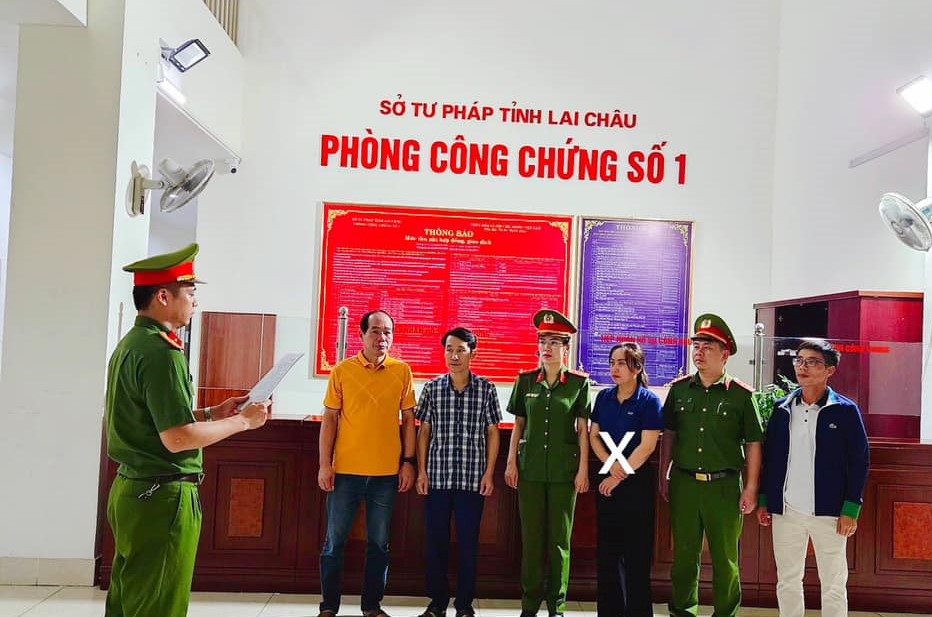 Nữ kế to&aacute;n ph&ograve;ng c&ocirc;ng chứng lừa &ldquo;chạy &aacute;n&rdquo;chiếm đoạt h&agrave;ng tỉ đồng- Ảnh 1.