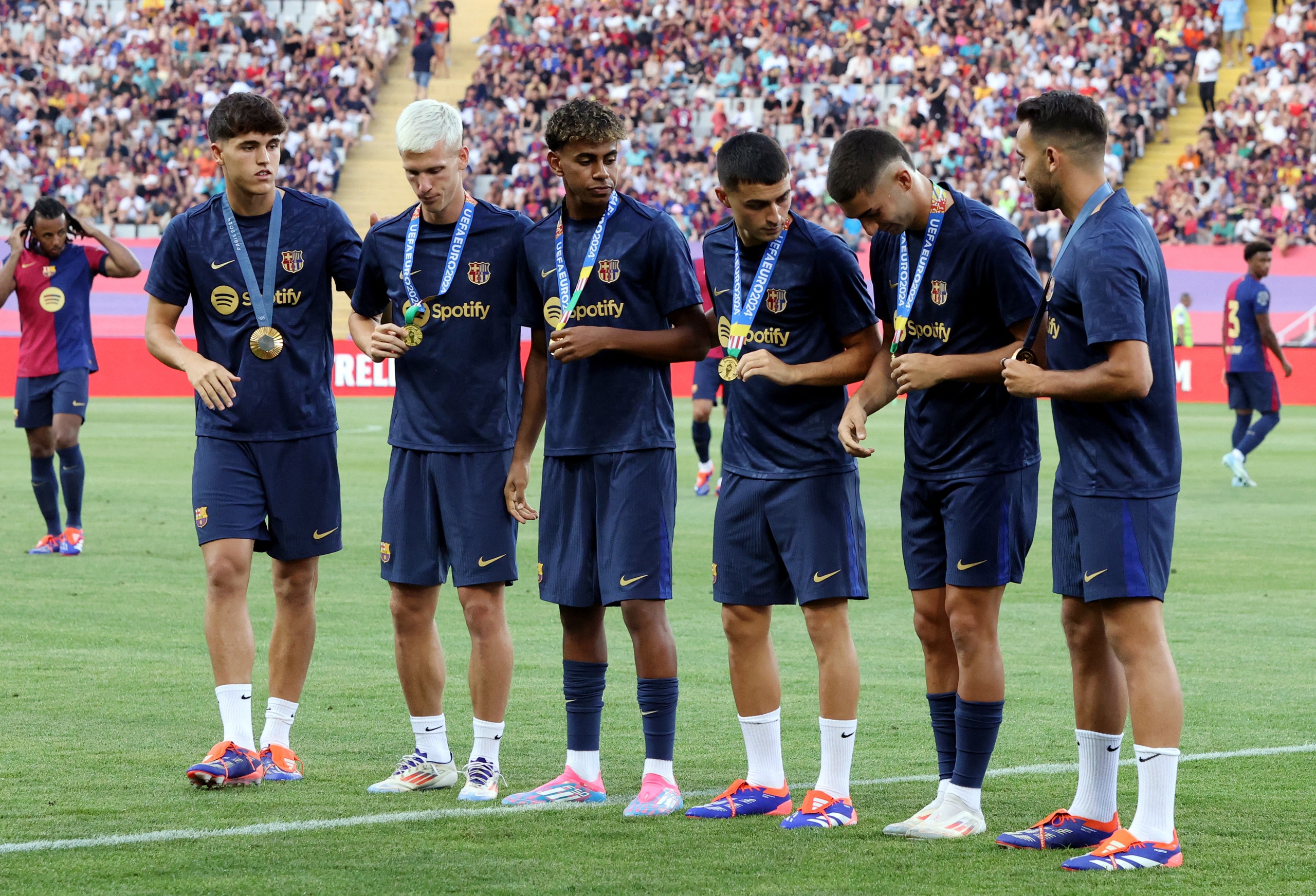 Thua sốc s&acirc;n nh&agrave;, Barcelona lần đầu vuột c&uacute;p Joan Gamper sau 11 năm- Ảnh 2.
