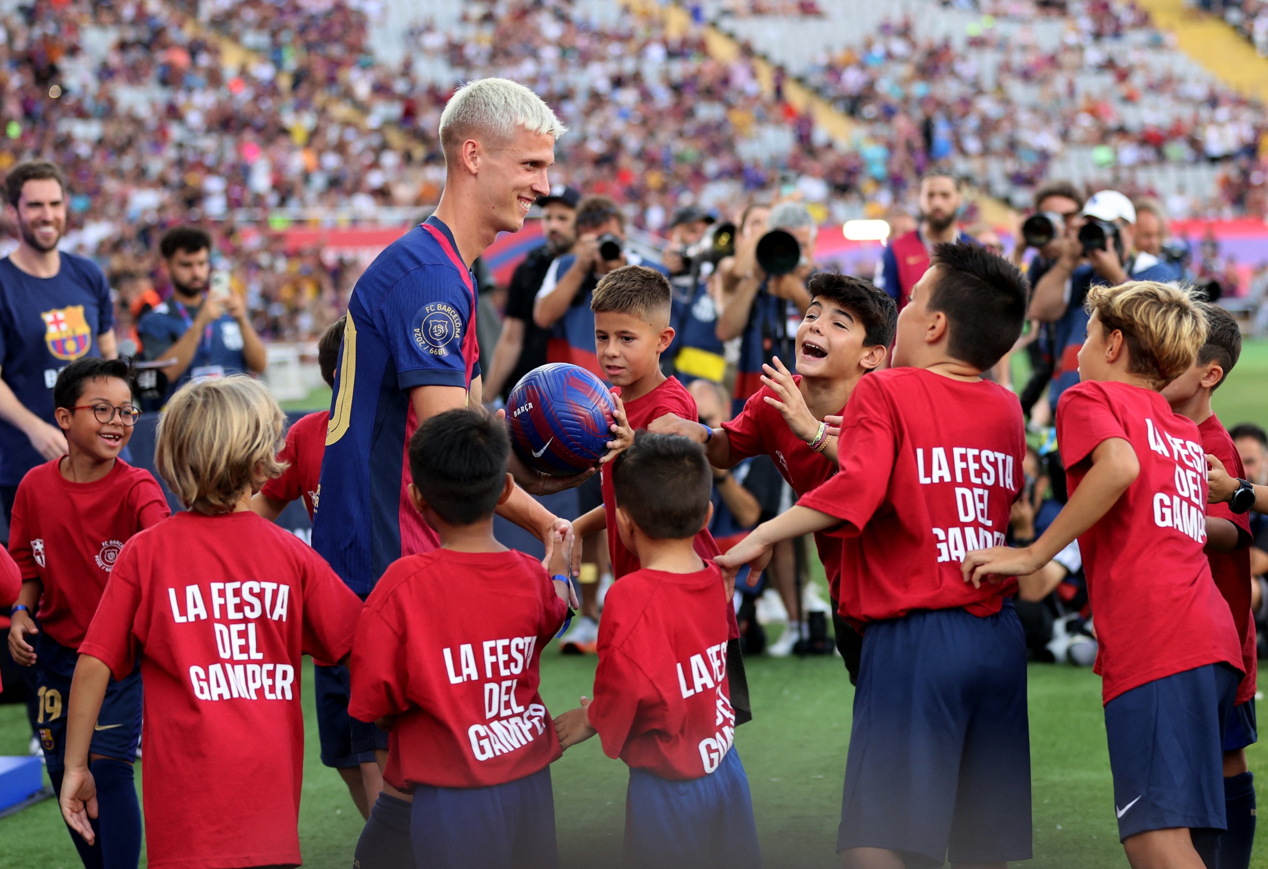 Thua sốc s&acirc;n nh&agrave;, Barcelona lần đầu vuột c&uacute;p Joan Gamper sau 11 năm- Ảnh 1.