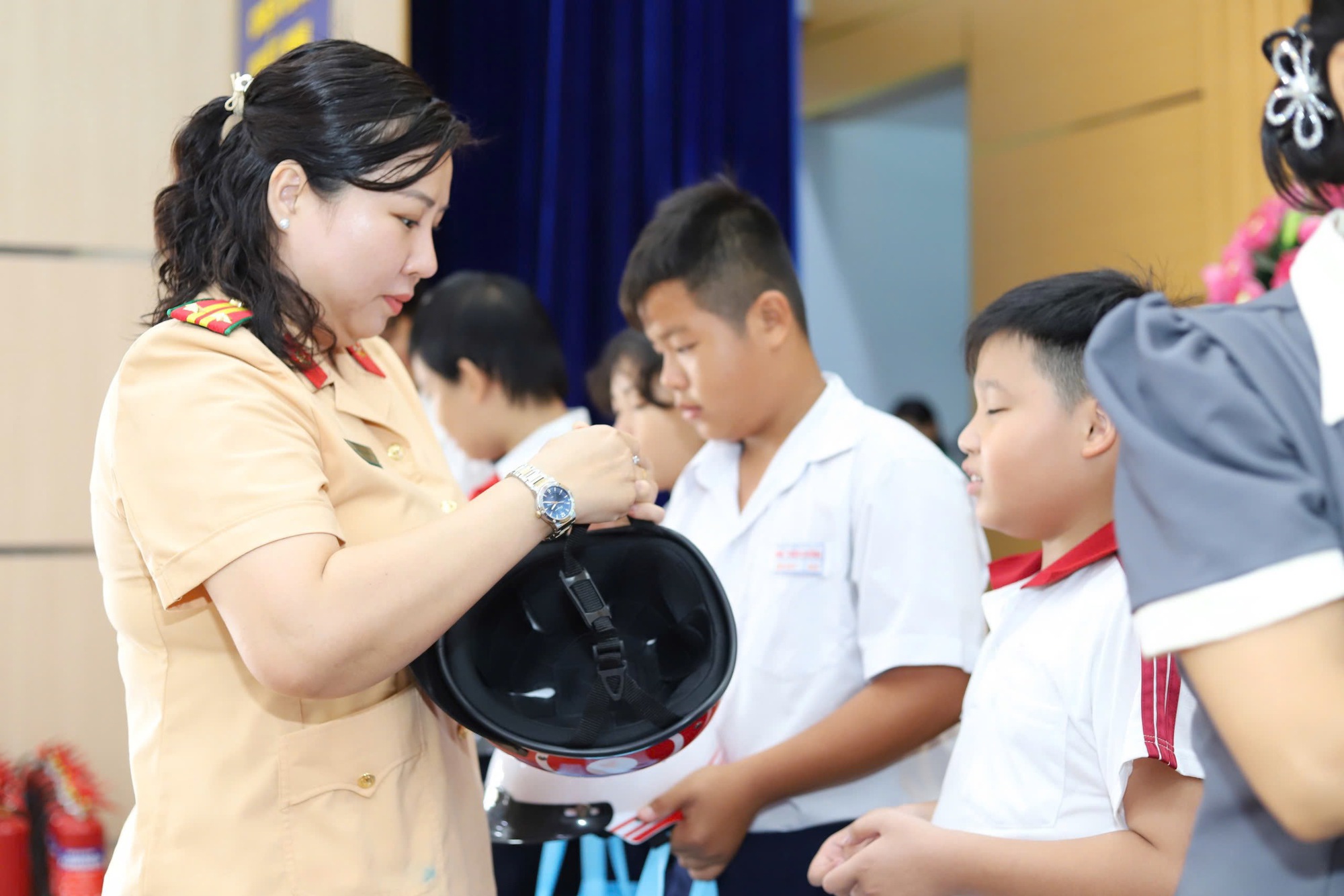 S&ocirc;i nổi "Ng&agrave;y hội ph&aacute;p luật" tại quận 8, TP HCM- Ảnh 1.