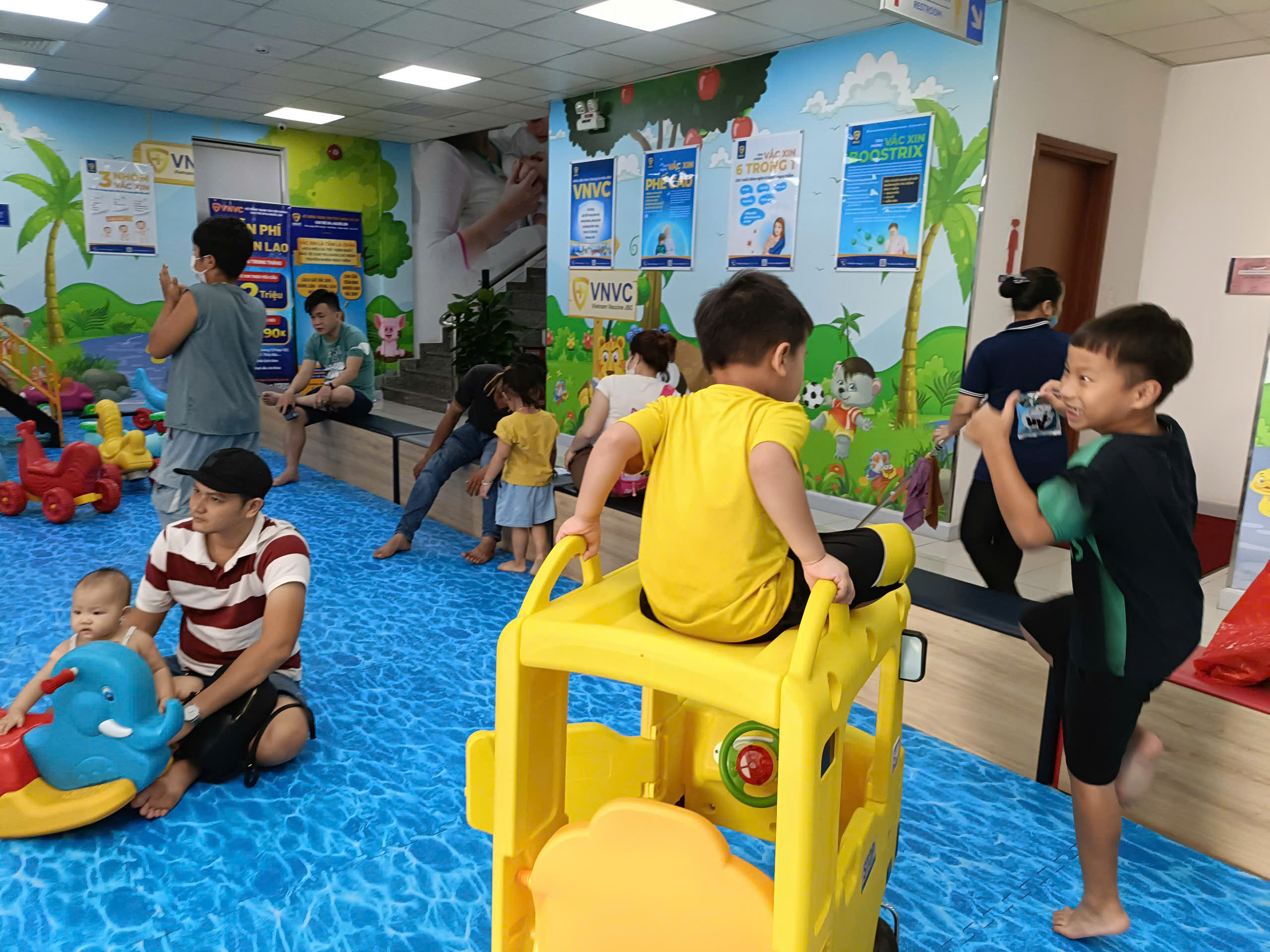 Ngăn chặn dịch sởi tấn c&ocirc;ng, B&igrave;nh Dương l&ecirc;n kế hoạch tăng miễn dịch cộng đồng- Ảnh 1.
