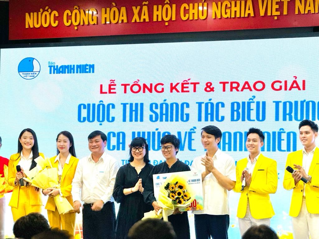 B&aacute;o Thanh Ni&ecirc;n trao giải ca kh&uacute;c hay về thanh ni&ecirc;n- Ảnh 1.