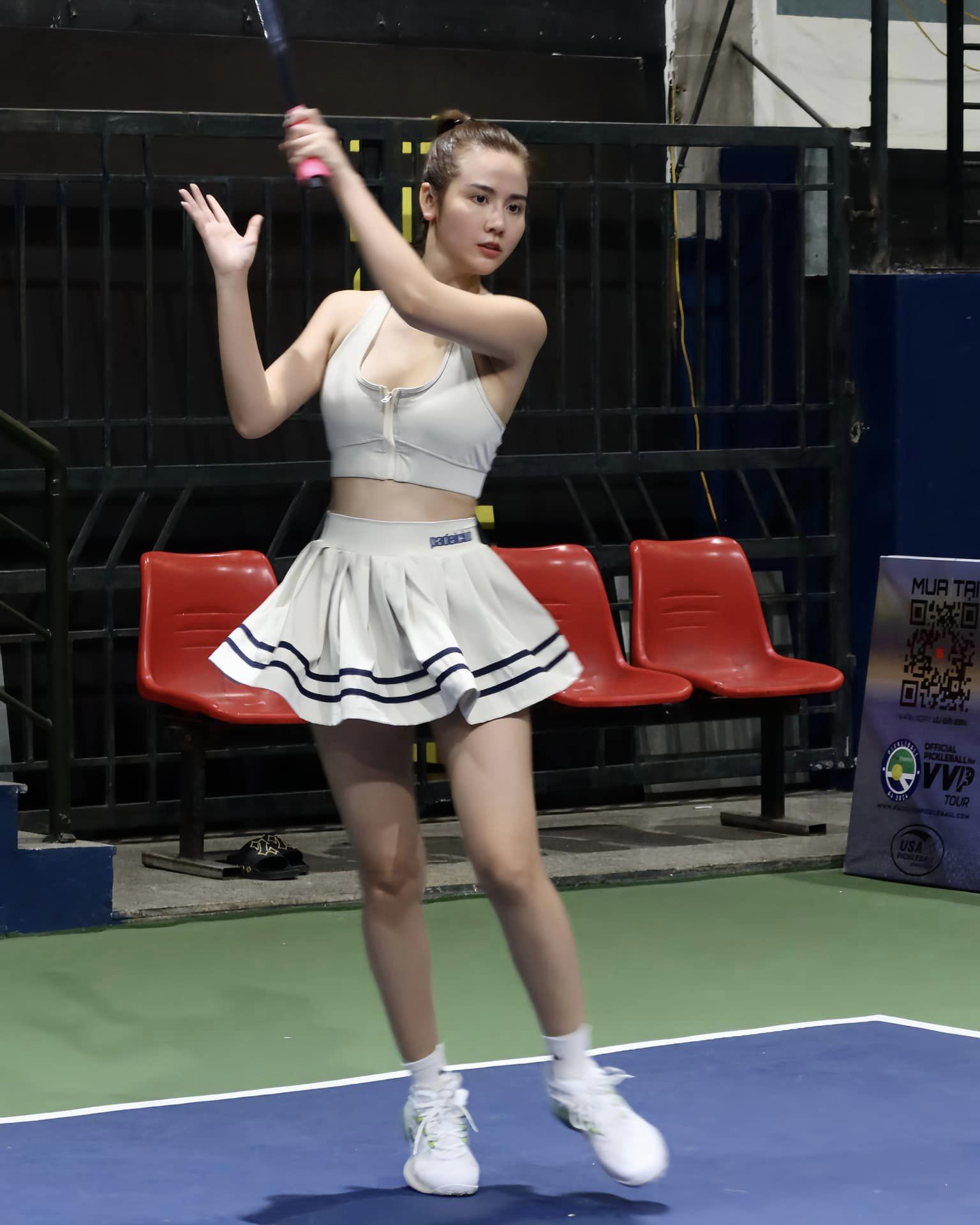 Người đẹp Việt gợi ý thời trang cho những cô nàng chơi pickleball
- Ảnh 10.
