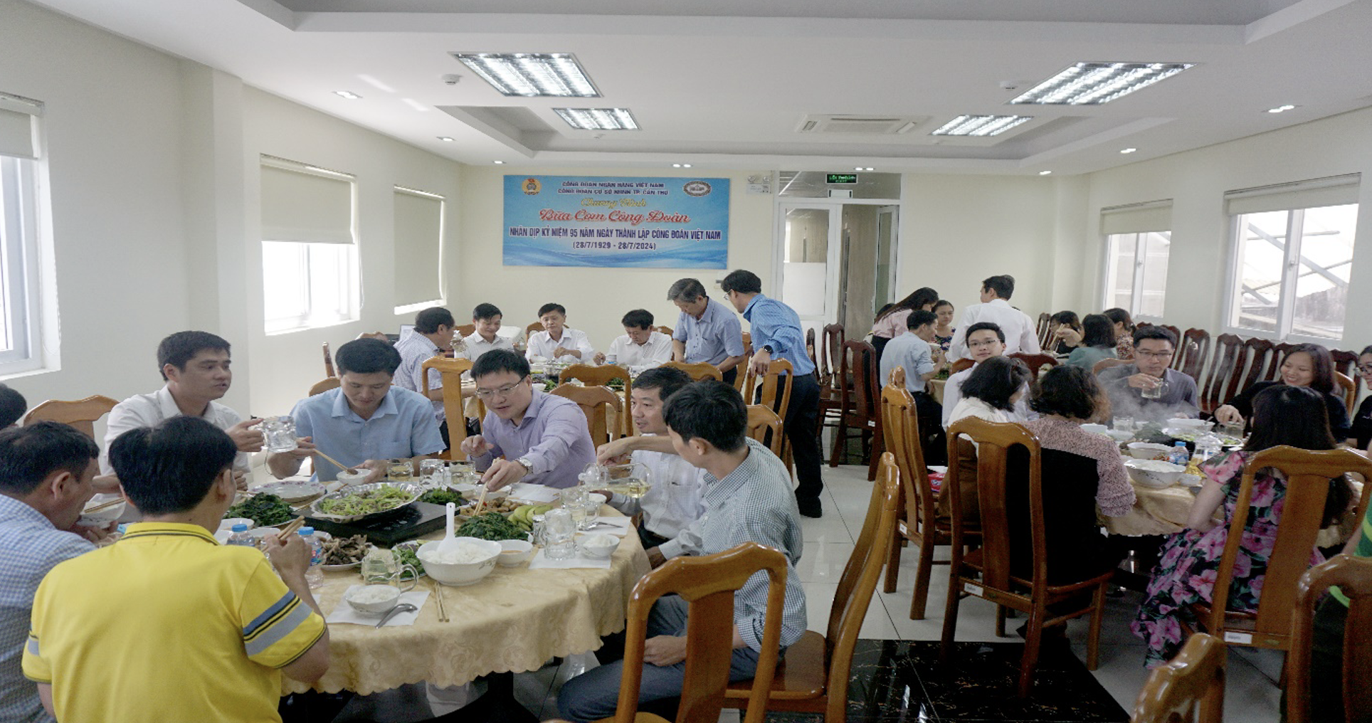 Ấm l&ograve;ng với 