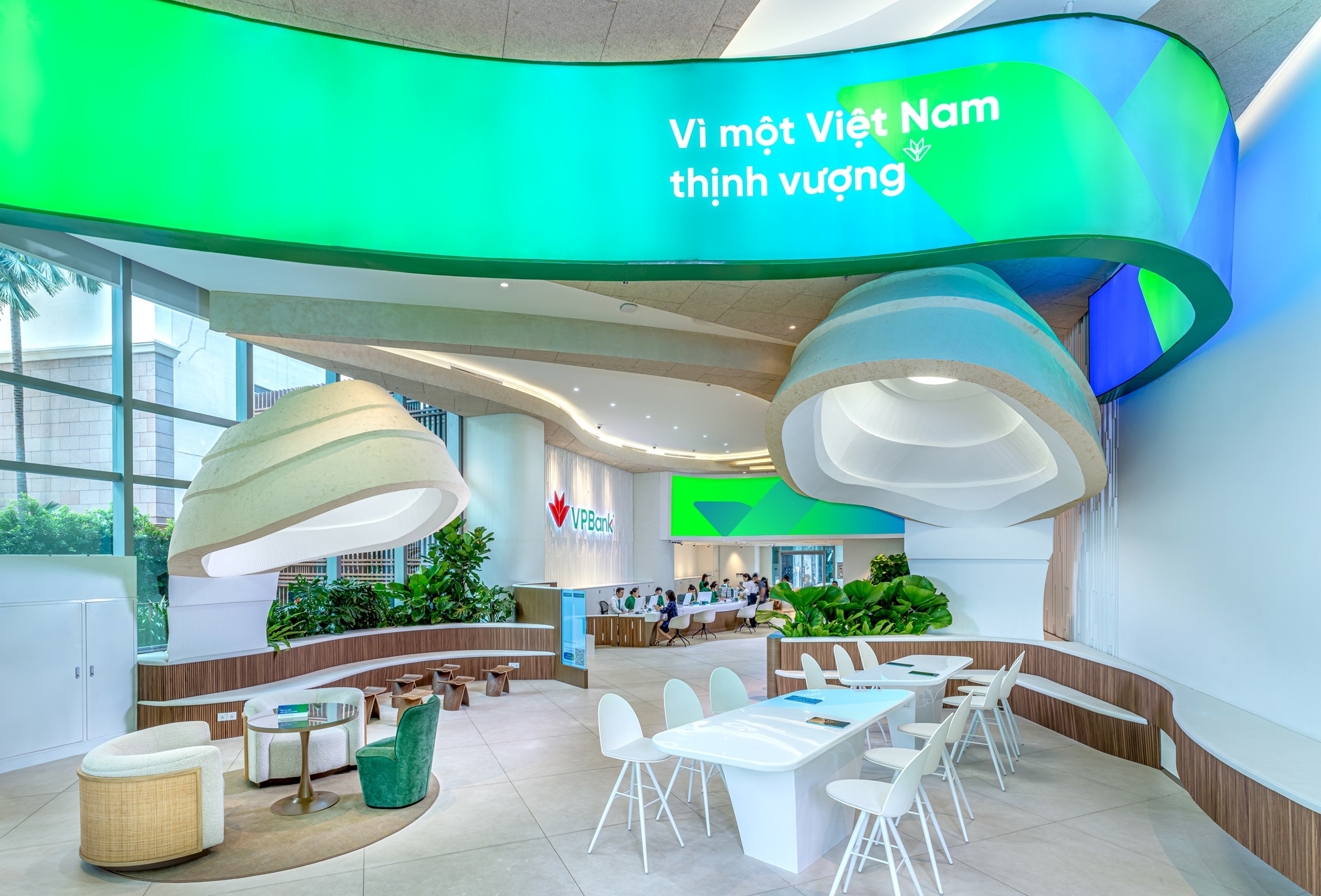 VPBank khai trương chi nhánh Flagship ngân hàng đầu tiên tại Việt Nam- Ảnh 1.