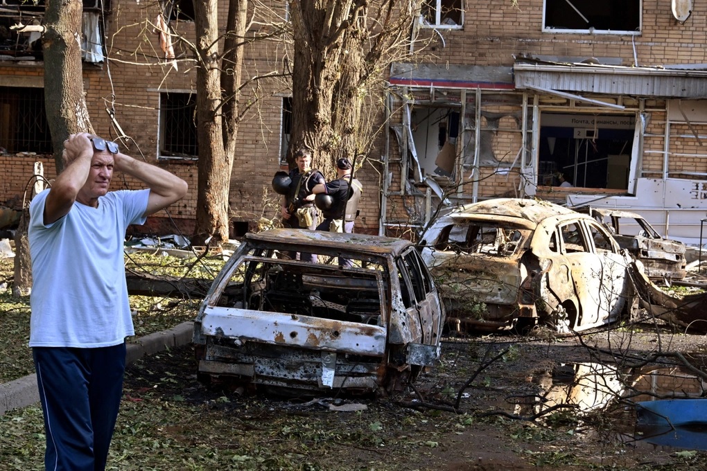 Phương tiện bị đốt ch&aacute;y sau cuộc giao tranh ở v&ugrave;ng Kursk. Ảnh: Reuters