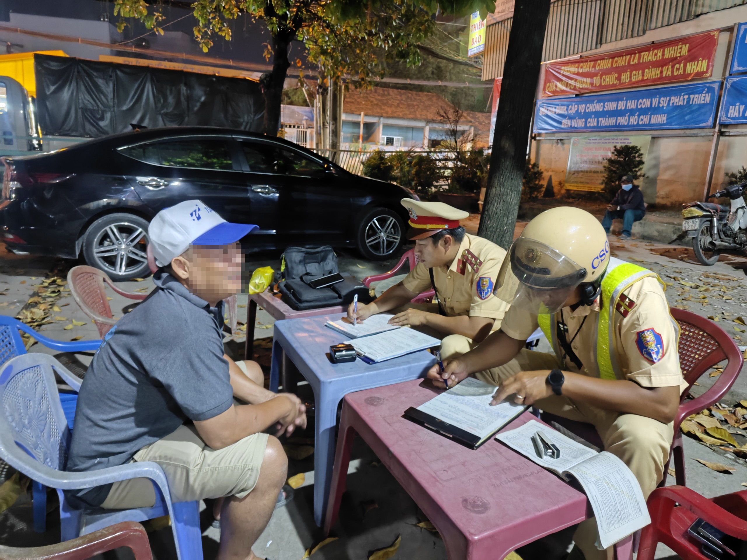 TP HCM: C&ocirc;ng an huyện B&igrave;nh Ch&aacute;nh tăng cường tổ c&ocirc;ng t&aacute;c kiểm so&aacute;t nồng độ cồn- Ảnh 2.