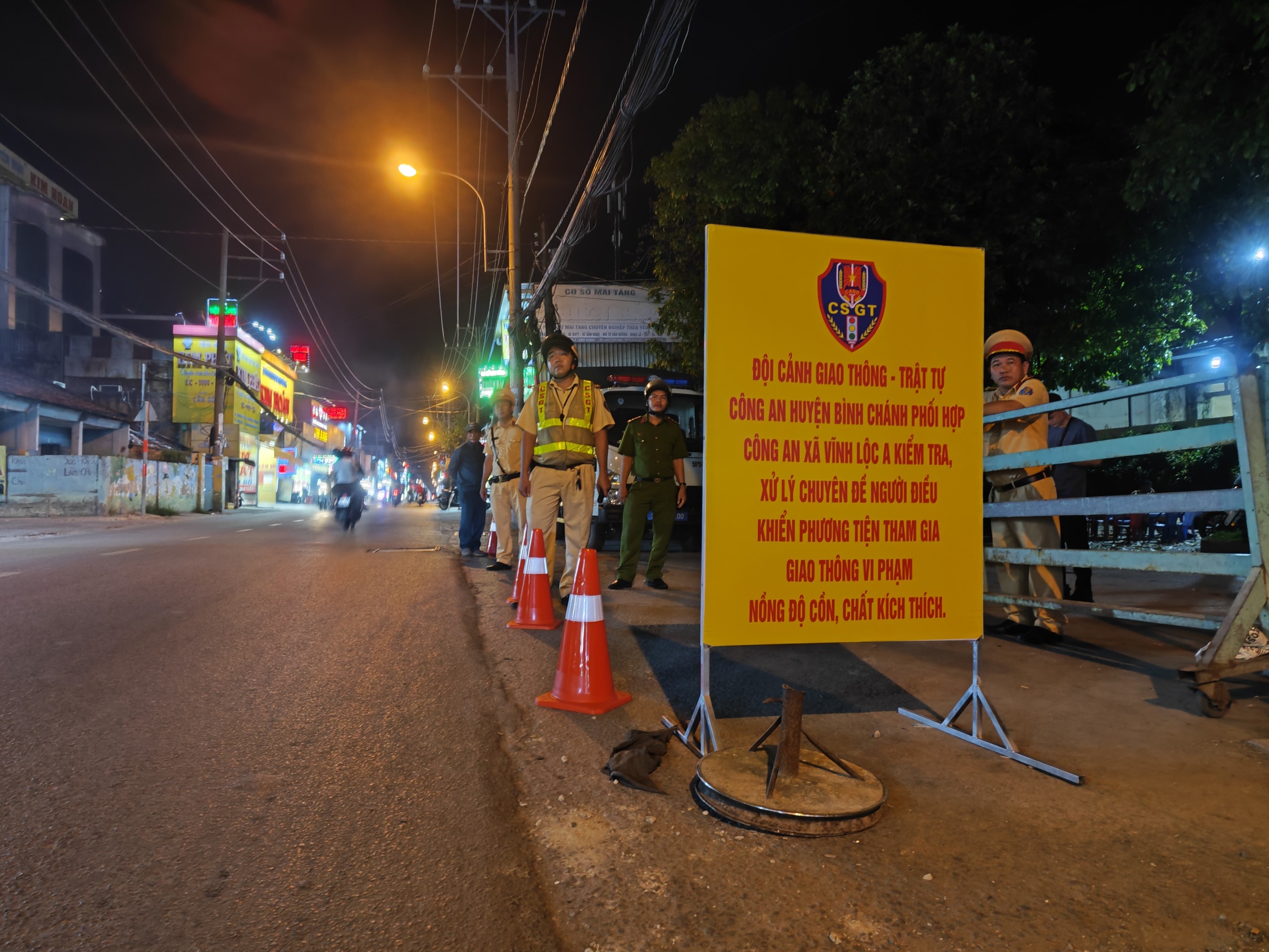 TP HCM: C&ocirc;ng an huyện B&igrave;nh Ch&aacute;nh tăng cường tổ c&ocirc;ng t&aacute;c kiểm so&aacute;t nồng độ cồn- Ảnh 1.