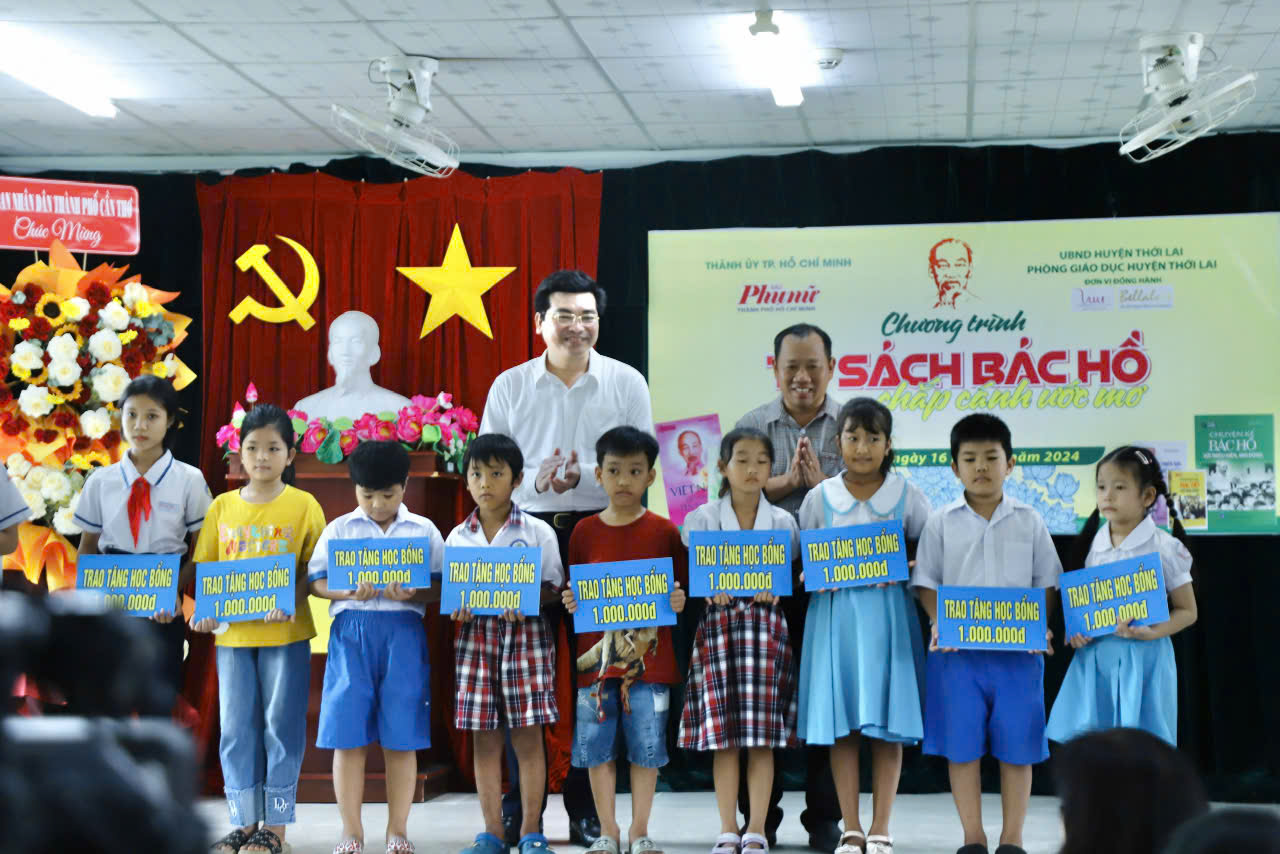 Báo Phụ nữ TP HCM trao