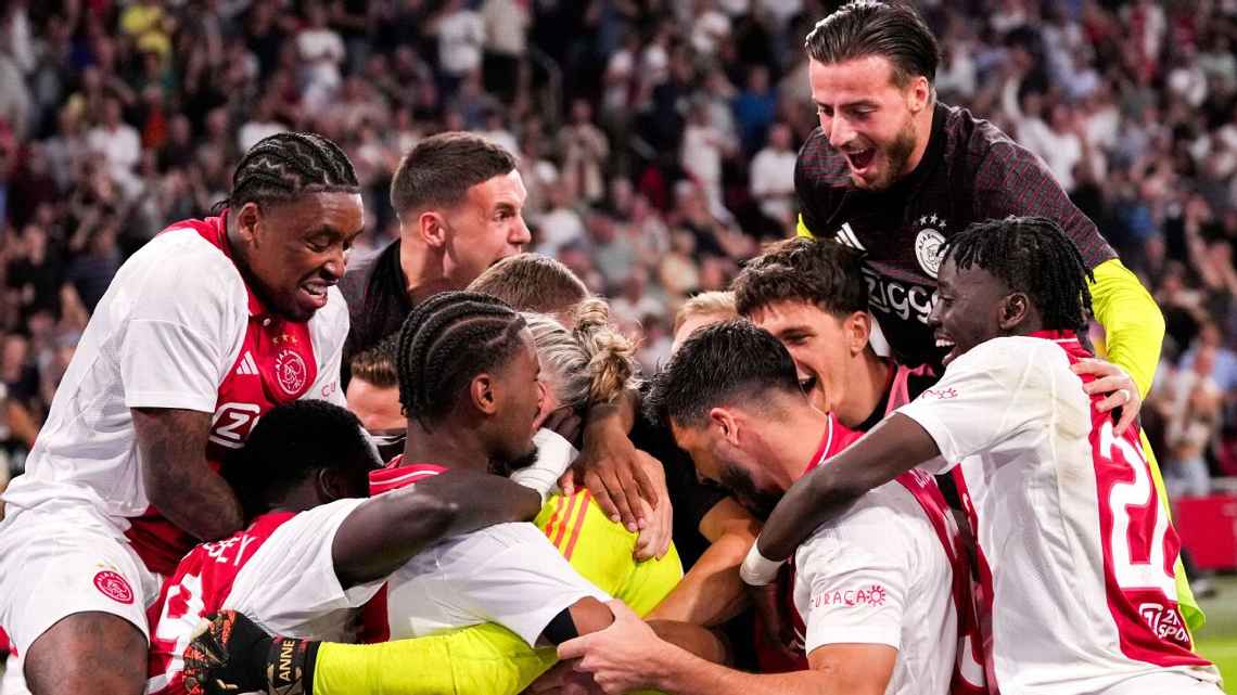 Thủ m&ocirc;n 40 tuổi cản 5 quả 11m, Ajax hạ Panathinaikos sau 34 lượt s&uacute;t- Ảnh 7.