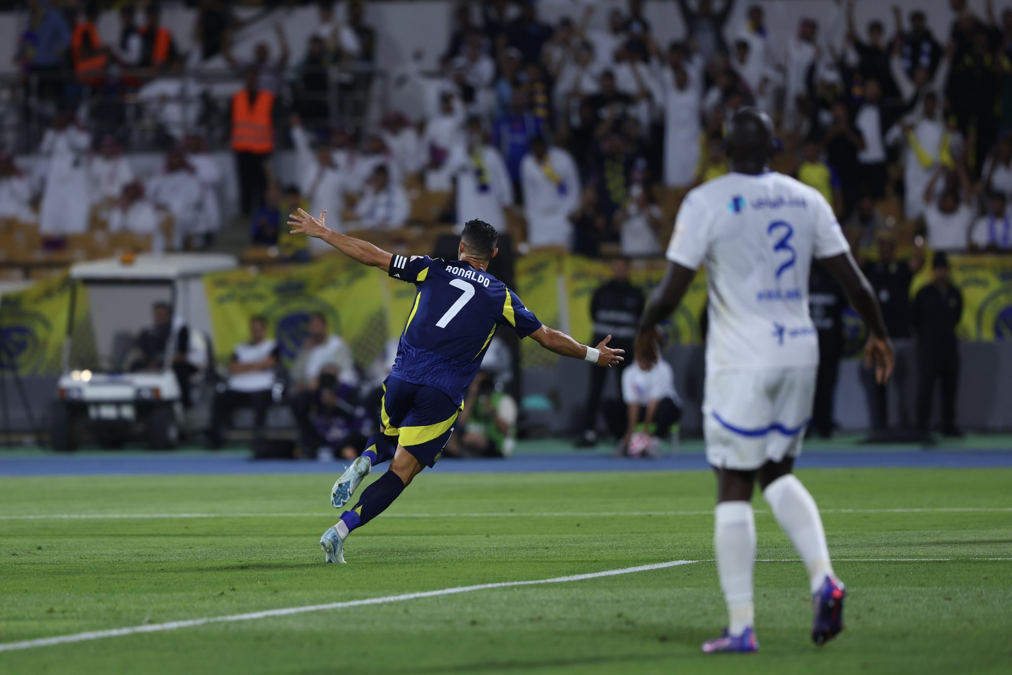 Cristiano Ronaldo "nổ s&uacute;ng" vẫn kh&ocirc;ng ngăn được m&agrave;n hủy diệt của Al-Hilal- Ảnh 1.
