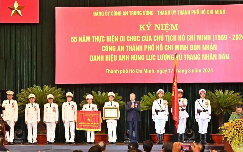 Phóng sự ảnh: Toàn cảnh ngày làm việc của Tổng Bí thư, Chủ tịch nước Tô Lâm tại TPHCM- Ảnh 5.