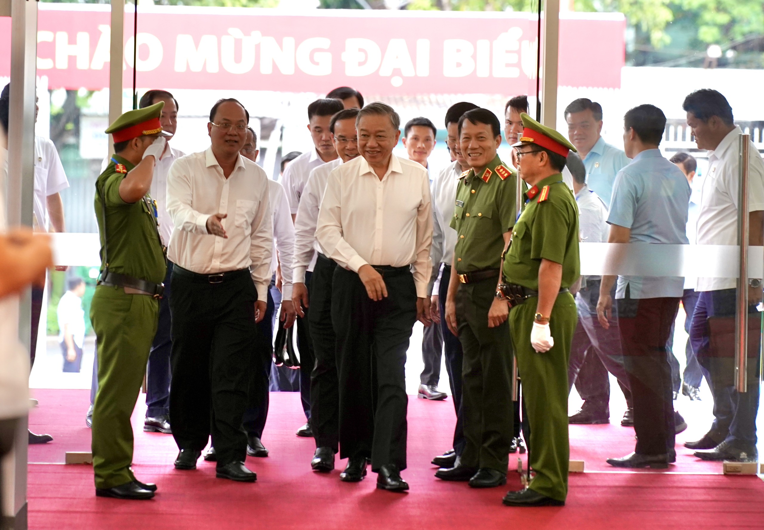 Phóng sự ảnh: Toàn cảnh ngày làm việc của Tổng Bí thư, Chủ tịch nước Tô Lâm tại TPHCM- Ảnh 11.
