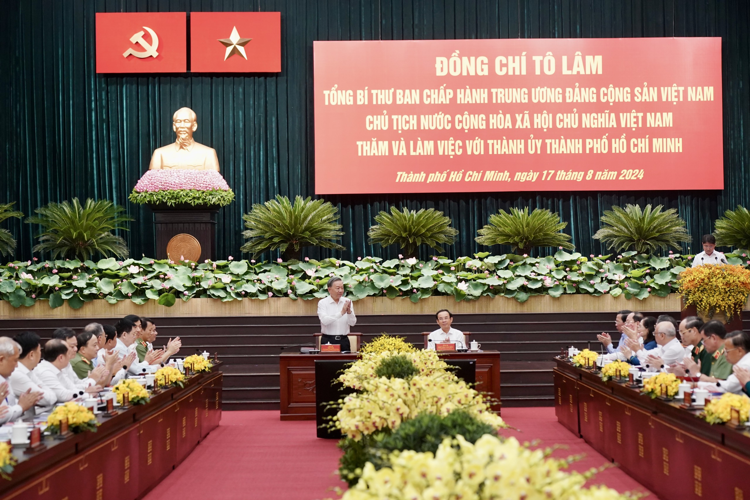 Phóng sự ảnh: Toàn cảnh ngày làm việc của Tổng Bí thư, Chủ tịch nước Tô Lâm tại TPHCM- Ảnh 13.